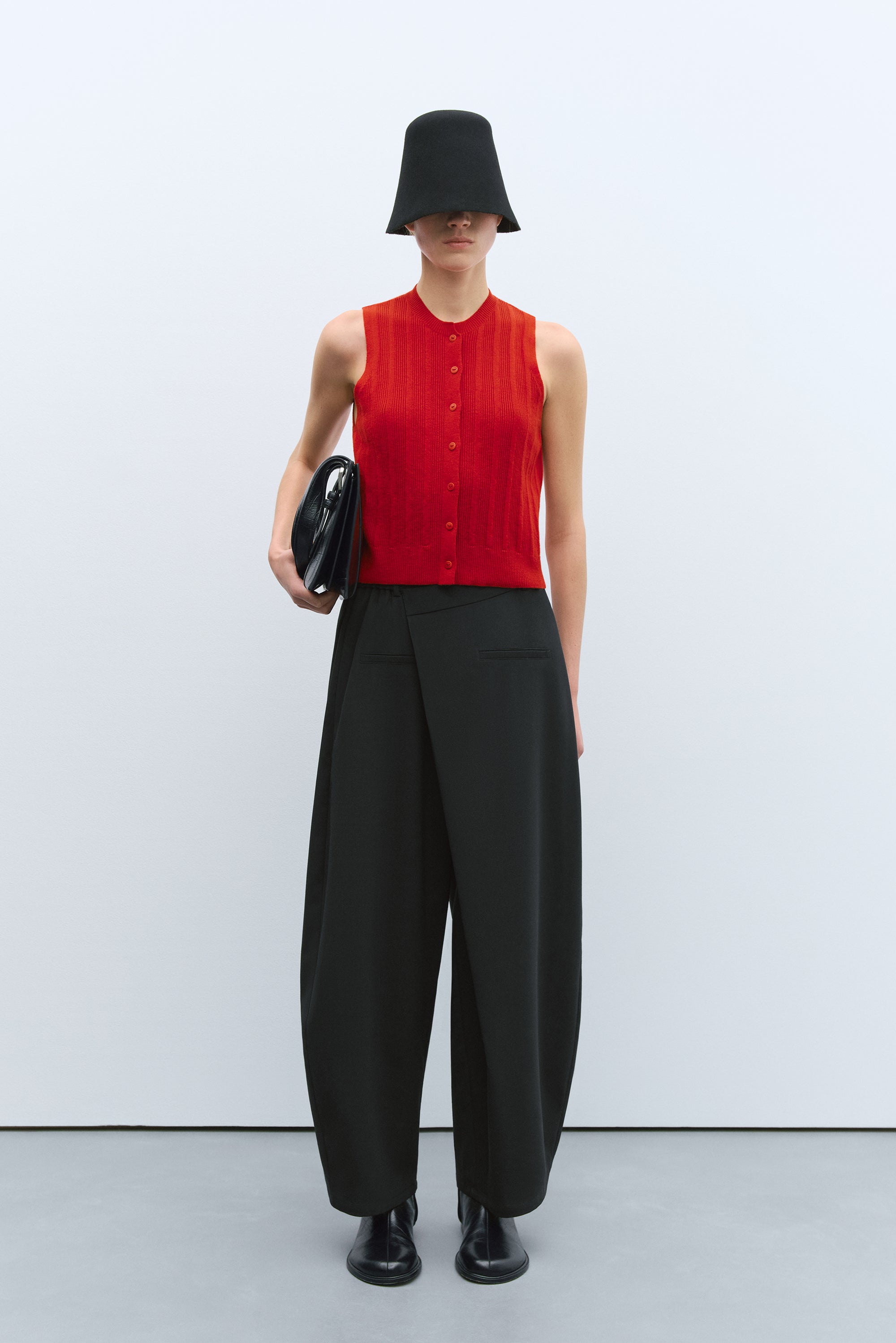 Merino Wool Ribbed Waistcoat / Red