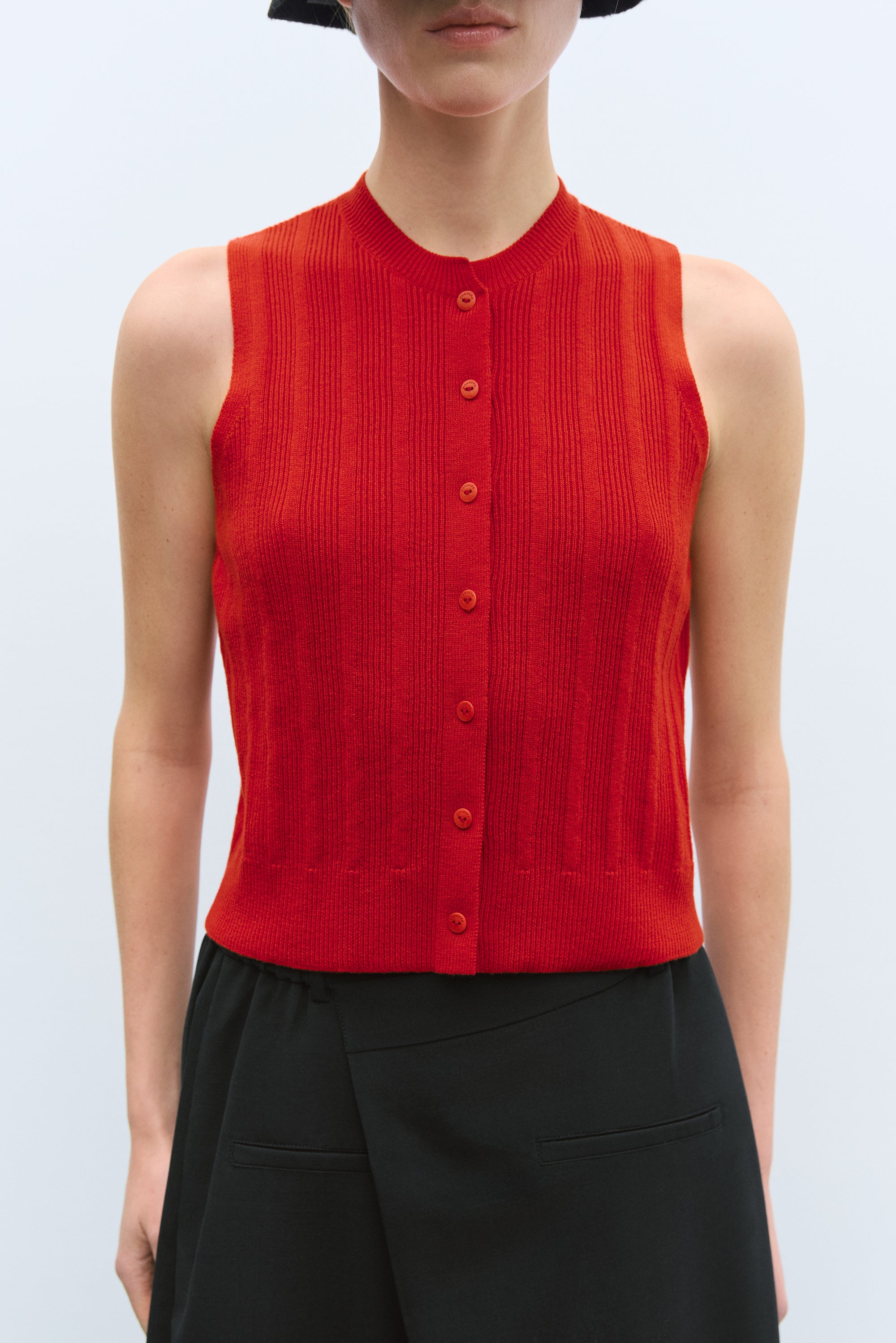 Merino Wool Ribbed Waistcoat / Red