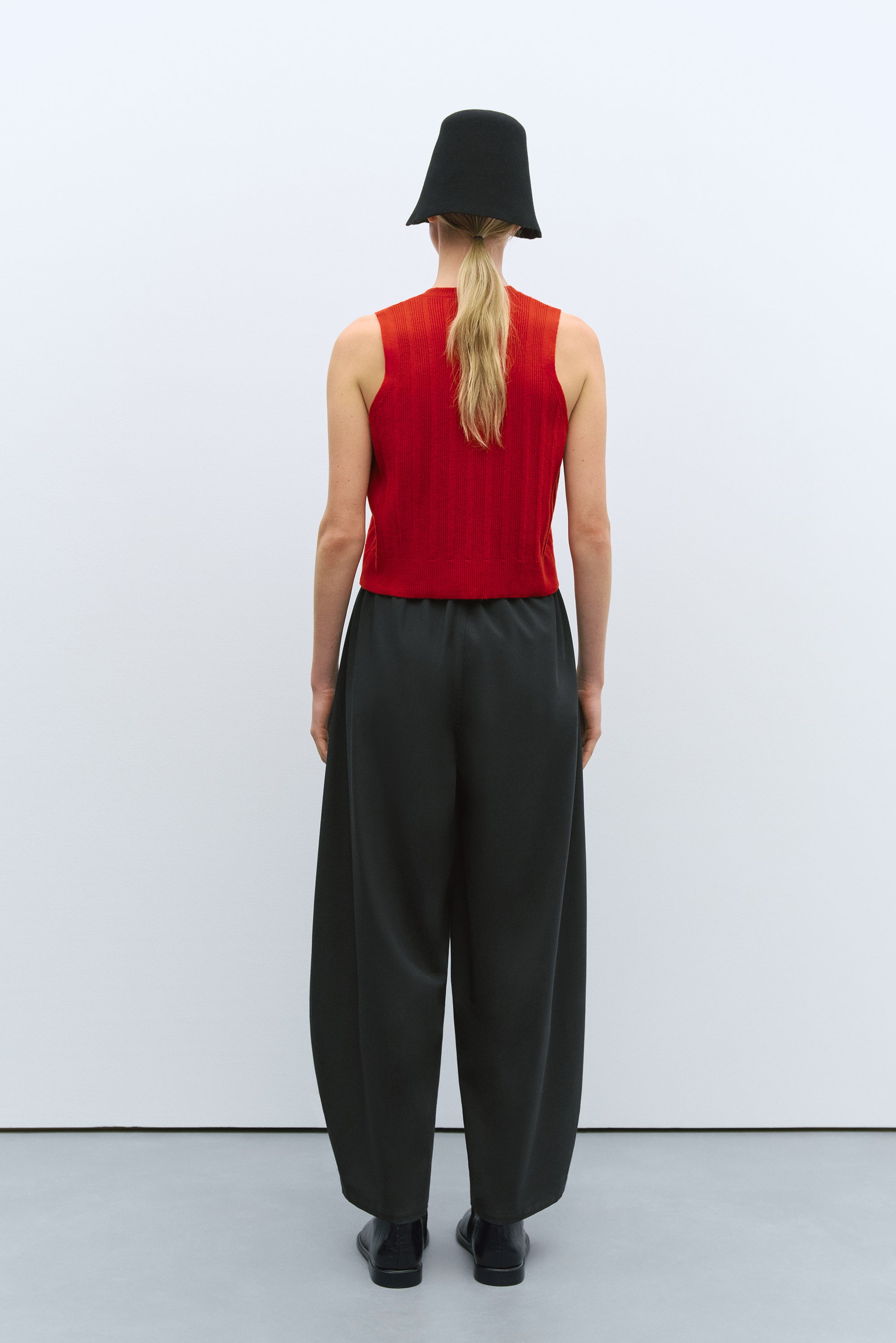 Merino Wool Ribbed Waistcoat / Red