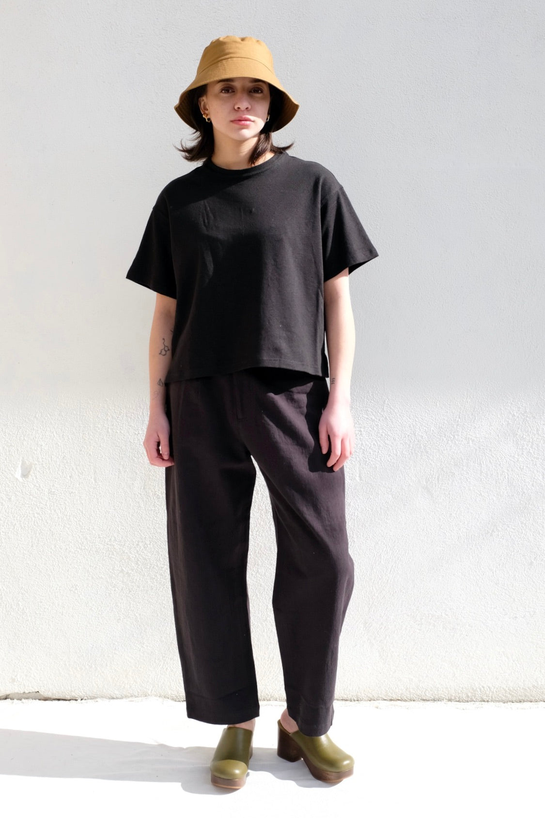 Szeki Curve Legged Trouser / Black