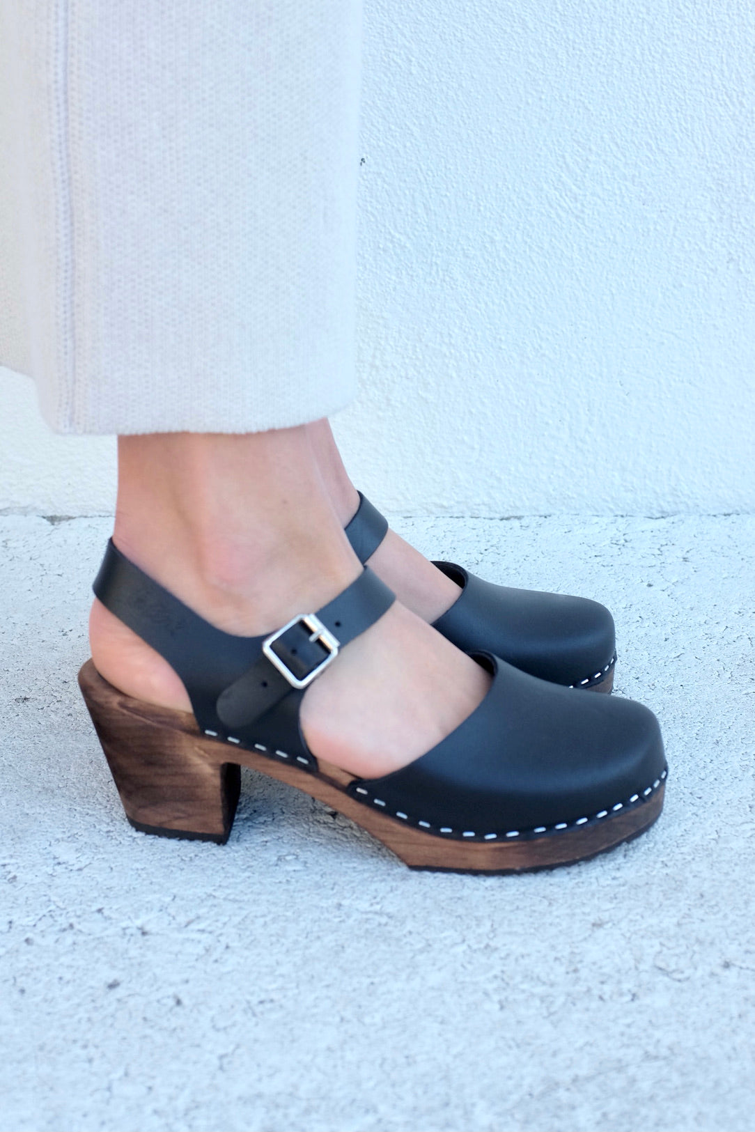 Lotta Highwood Clogs / Black