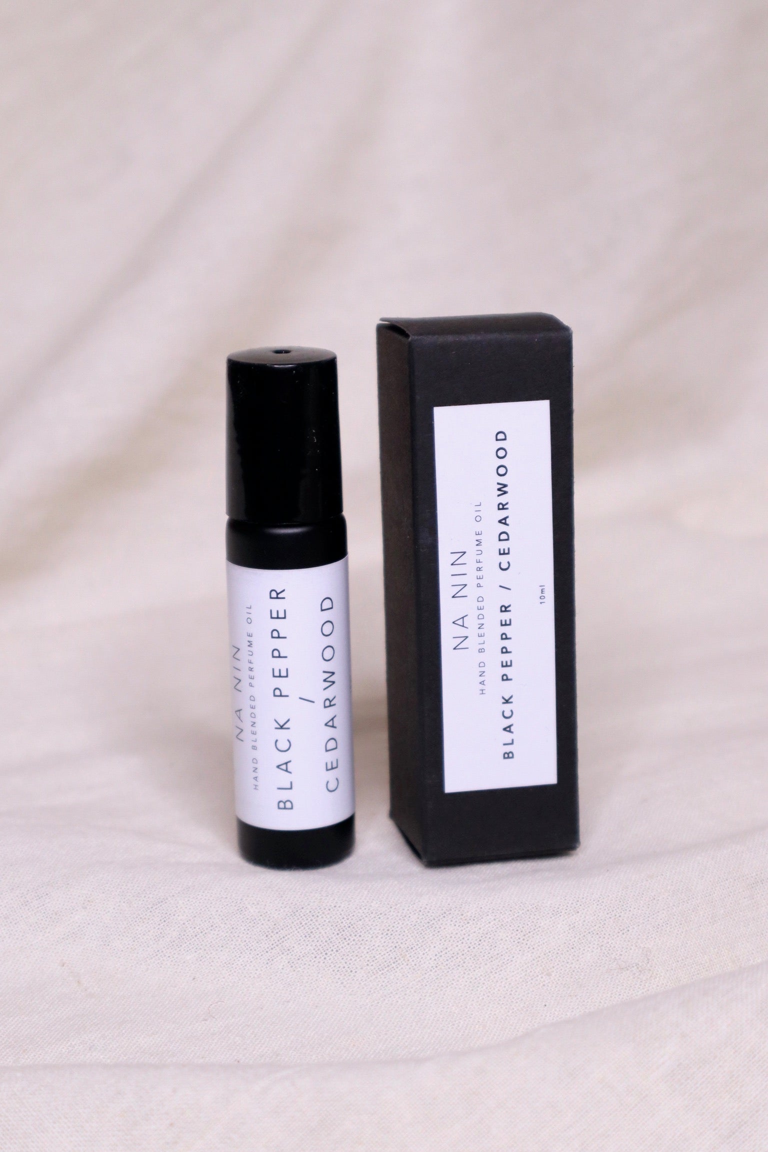 Na Nin Perfume Oil Roller / Black Pepper/Cedarwood