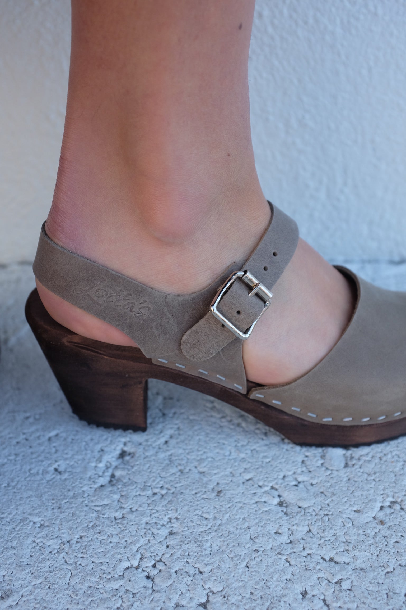 Lotta Highwood Oiled Nubuck Clogs / Taupe