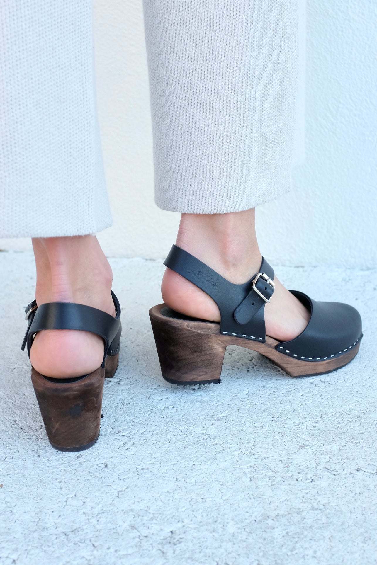 Lotta Highwood Clogs / Black