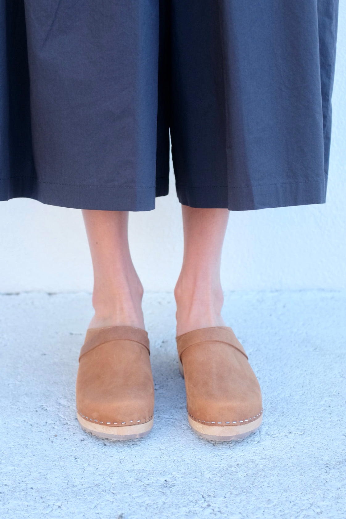 Lotta Classic Oiled Nubuck Clogs / Brown