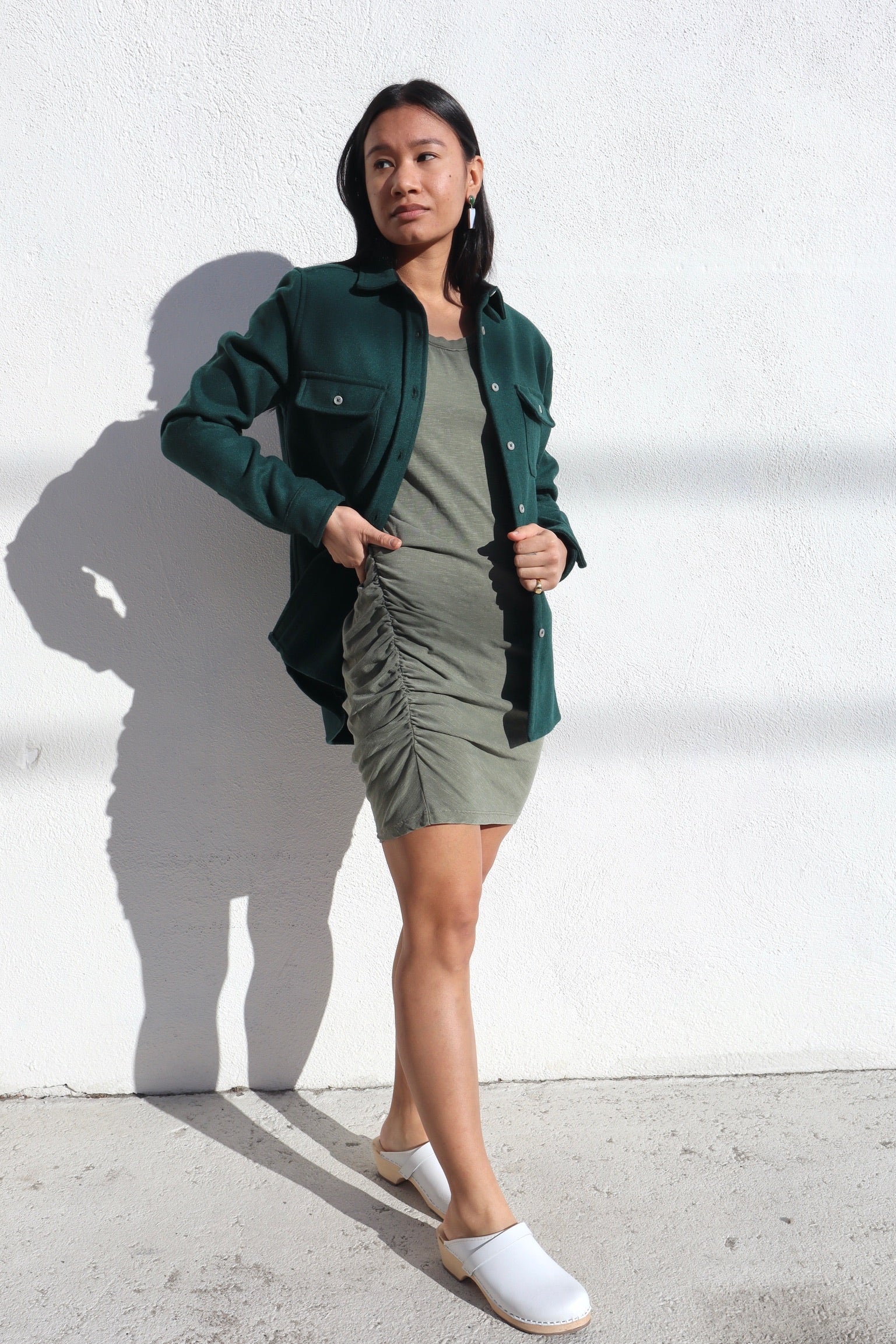 Sundry Shirred T Shirt Dress / Military