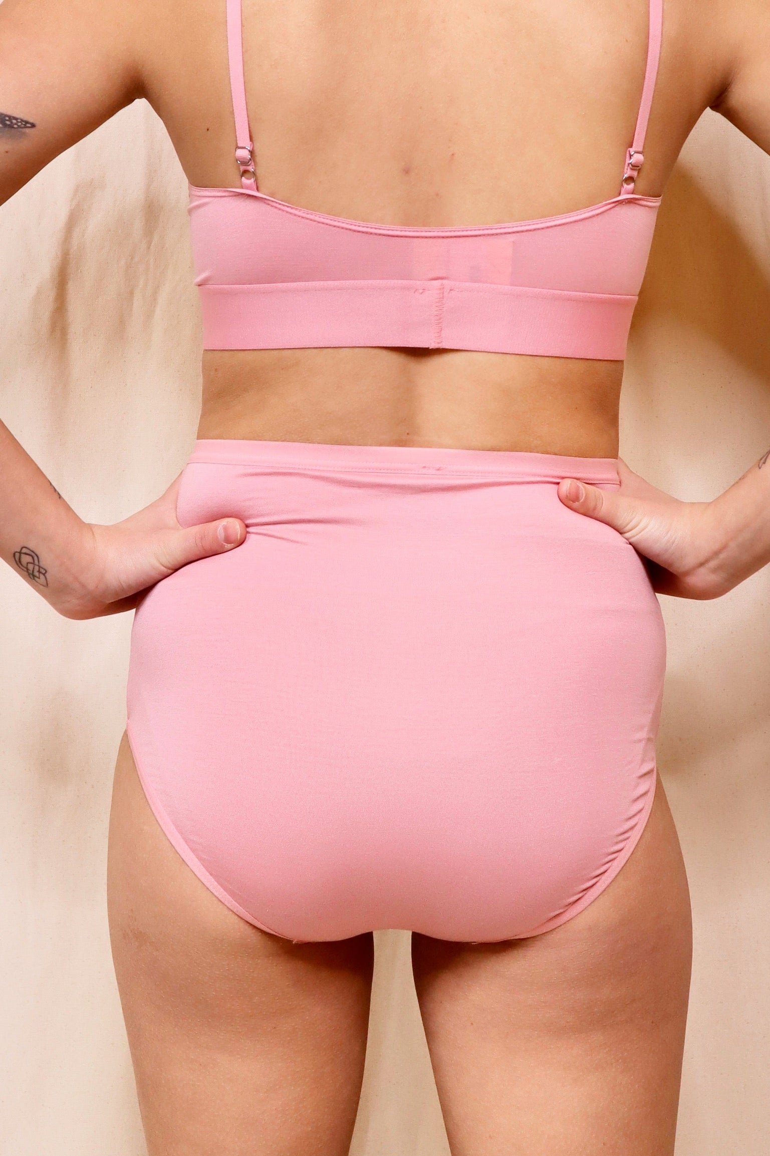 Baserange Highwaist Bell Pants / Ruby