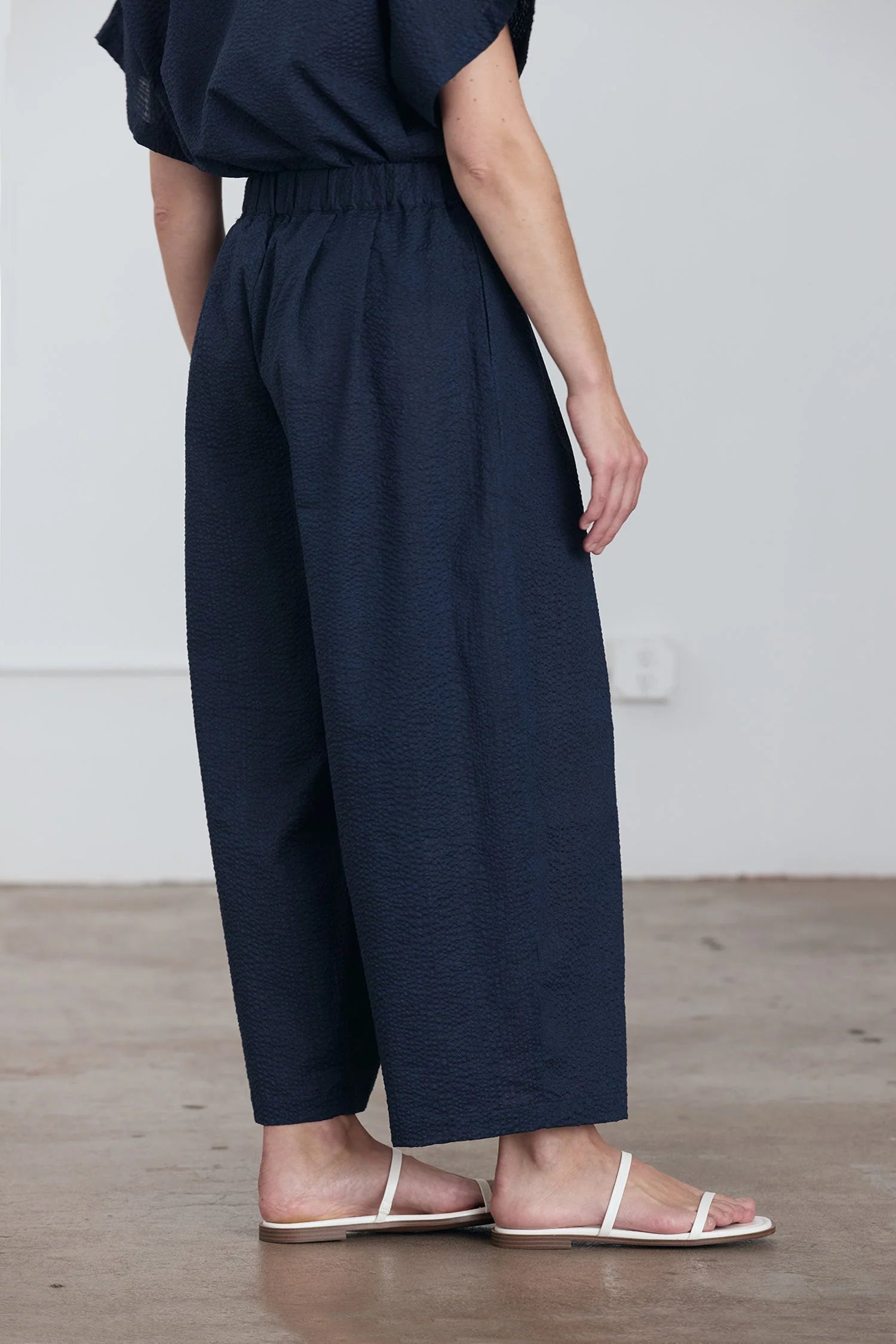 Black Crane Wide Pant w Micro Wave / Navy