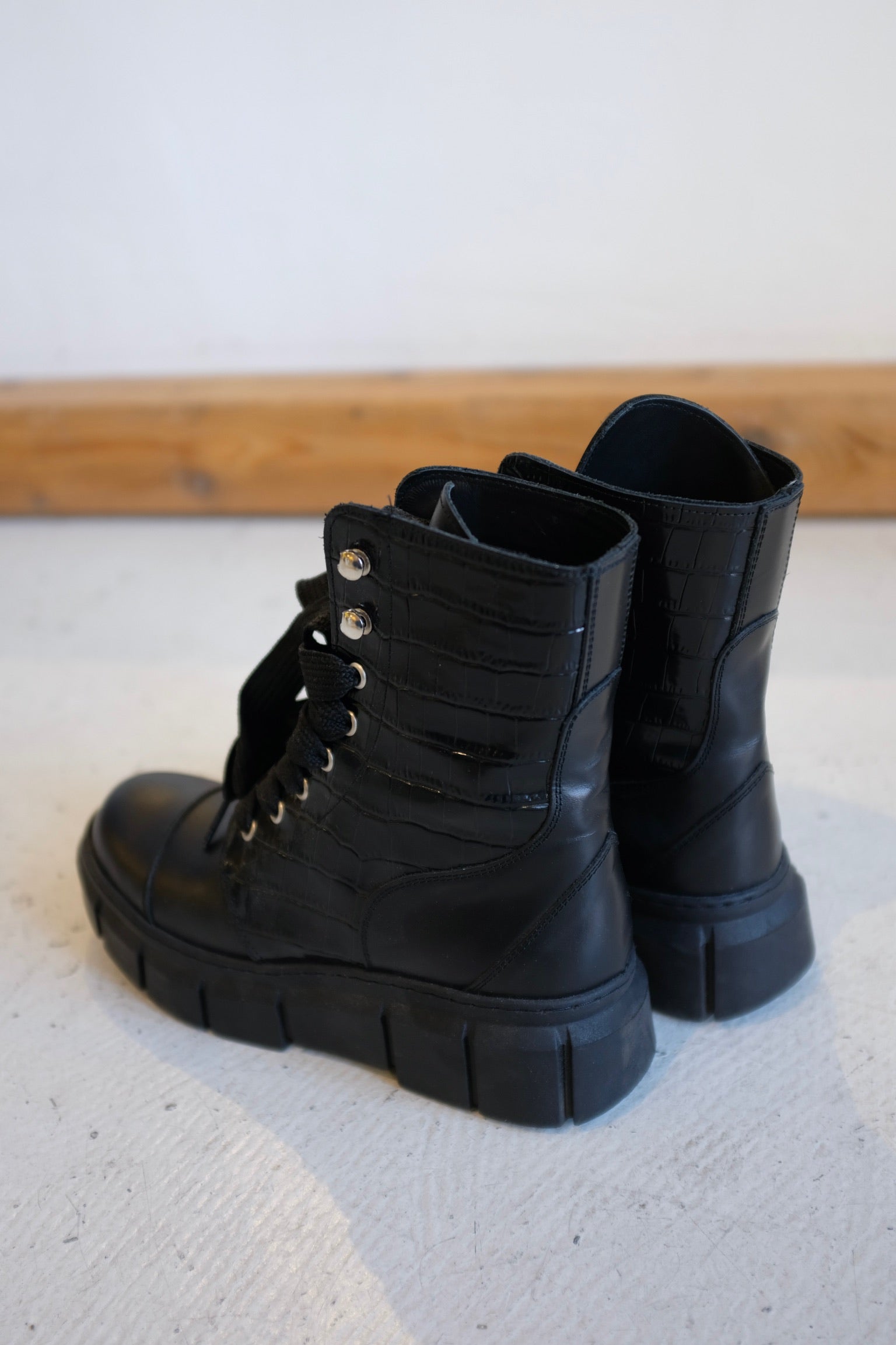 Pre-loved / Alohas Can Can Boot / Size 38