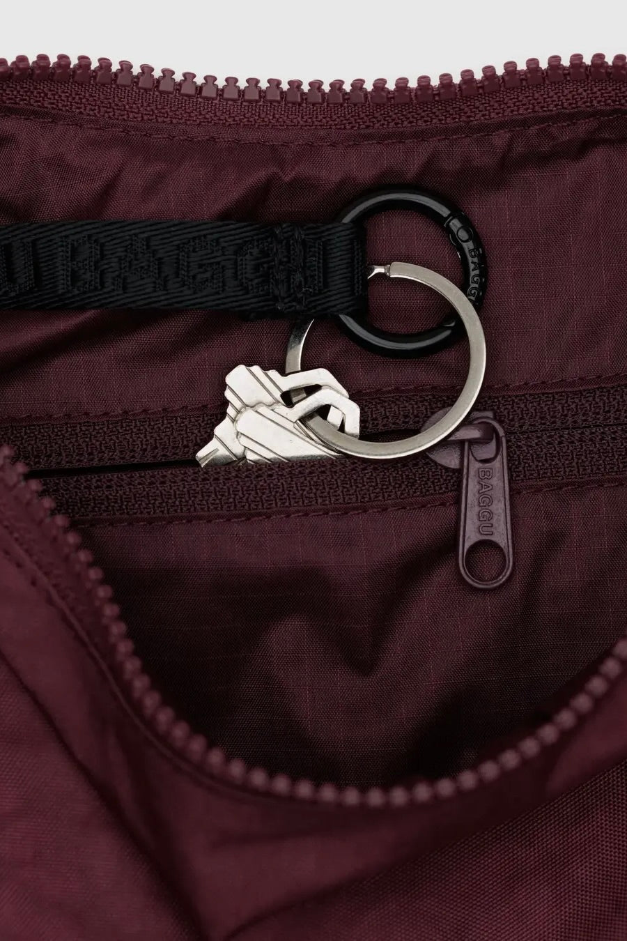 Baggu Small Nylon Crescent Bag / Mahogany