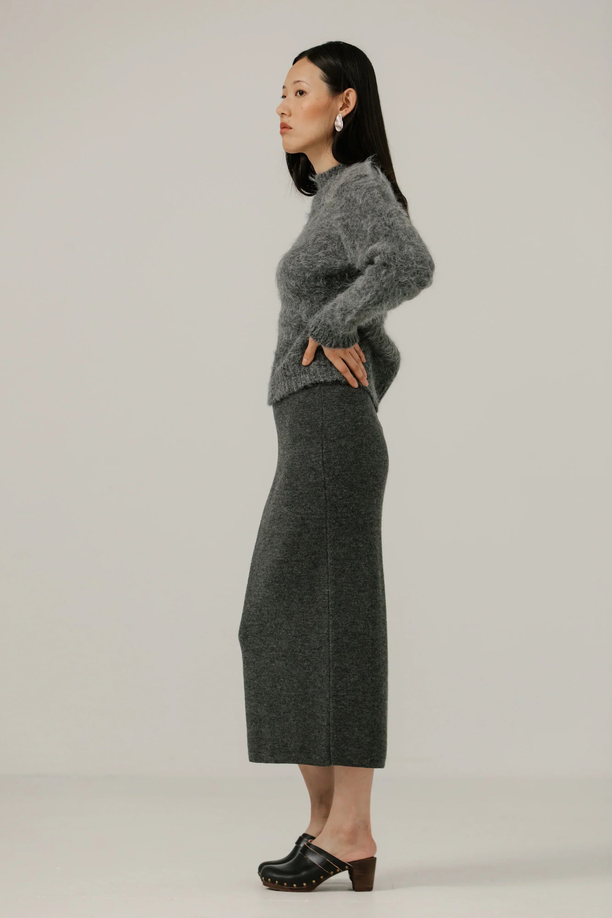 Bare Knitwear / Pop-Up / Alpaca Knit Midi Skirt / Stone