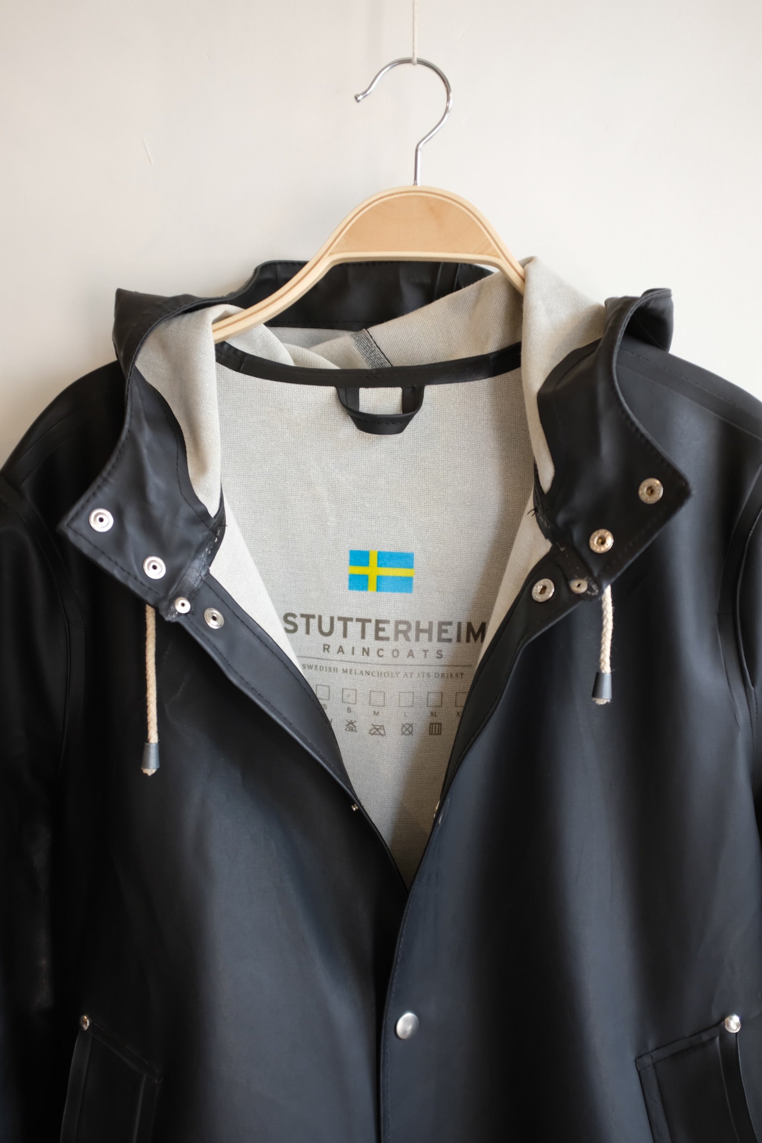 Pre-Loved / Stutterheim Stockholm Rain Jacket / Black / Unisex Small