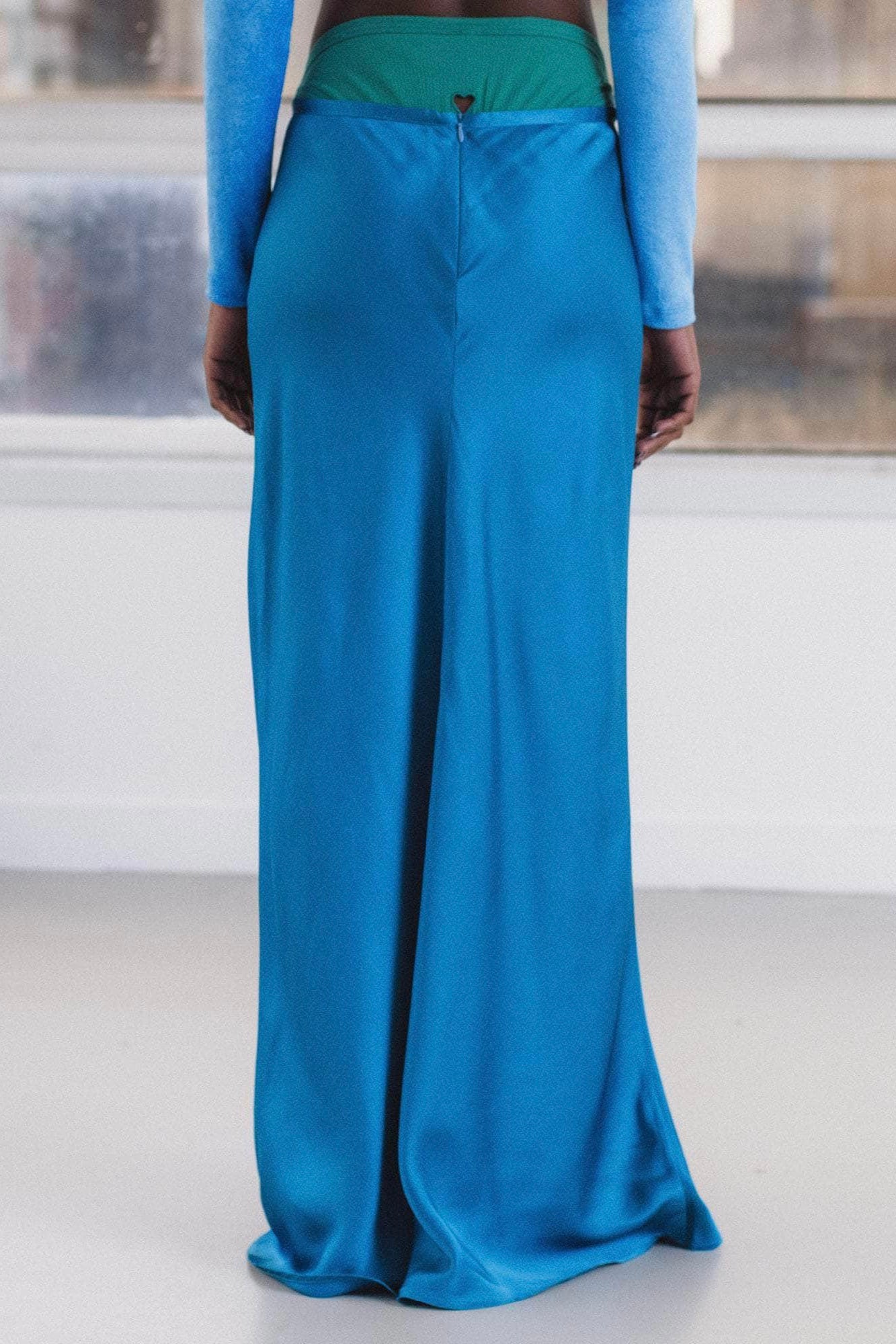 Baserange Dydine Fitted Skirt / Ora Blue