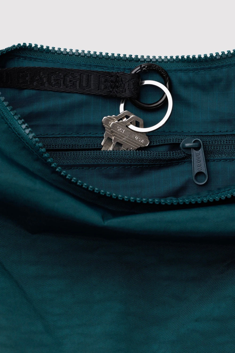 Baggu Medium Nylon Crescent Bag / Deep Sea