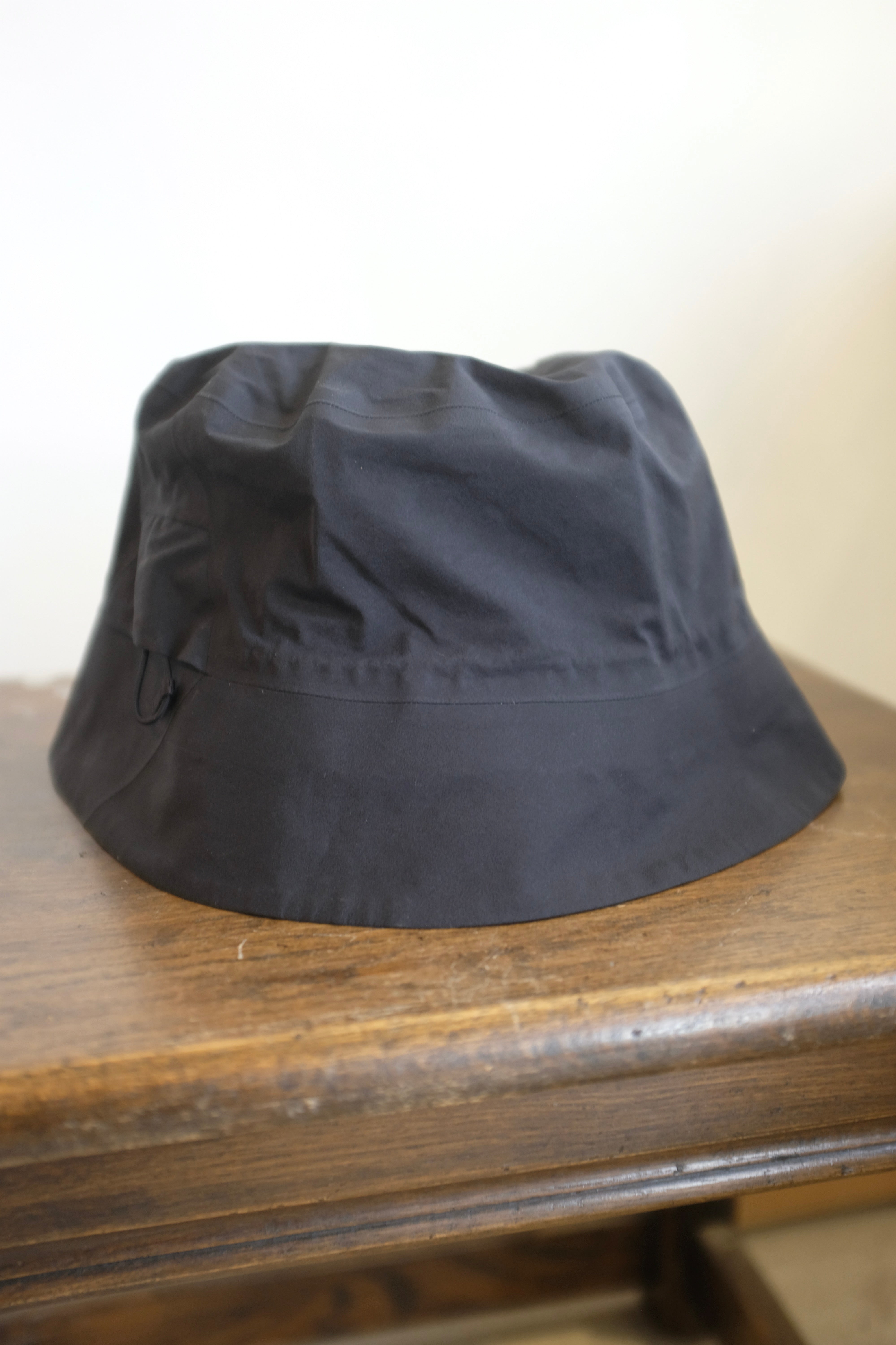 Pre-Loved / Arc'teryx Veilance Bucket Hat / Black / Size L – ad