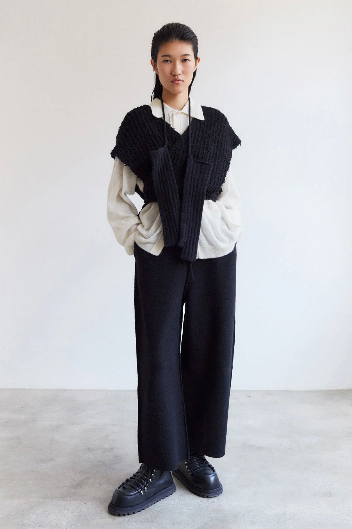Rus Mijikai Mittens / Black