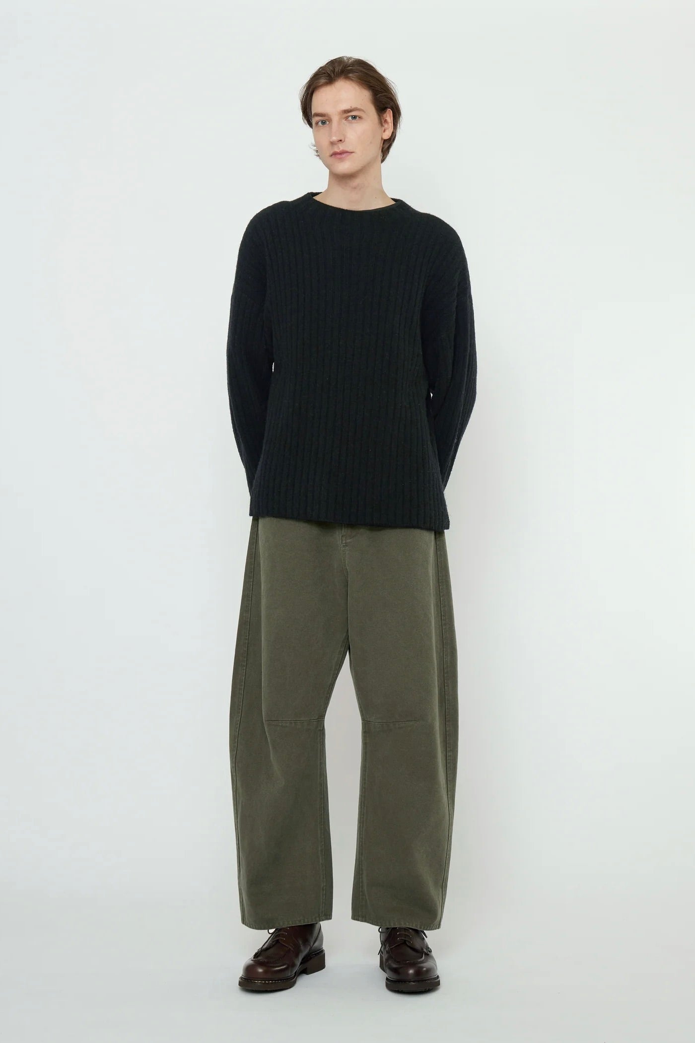 7115 by szeki Oversized Ribbed Mockneck / Black