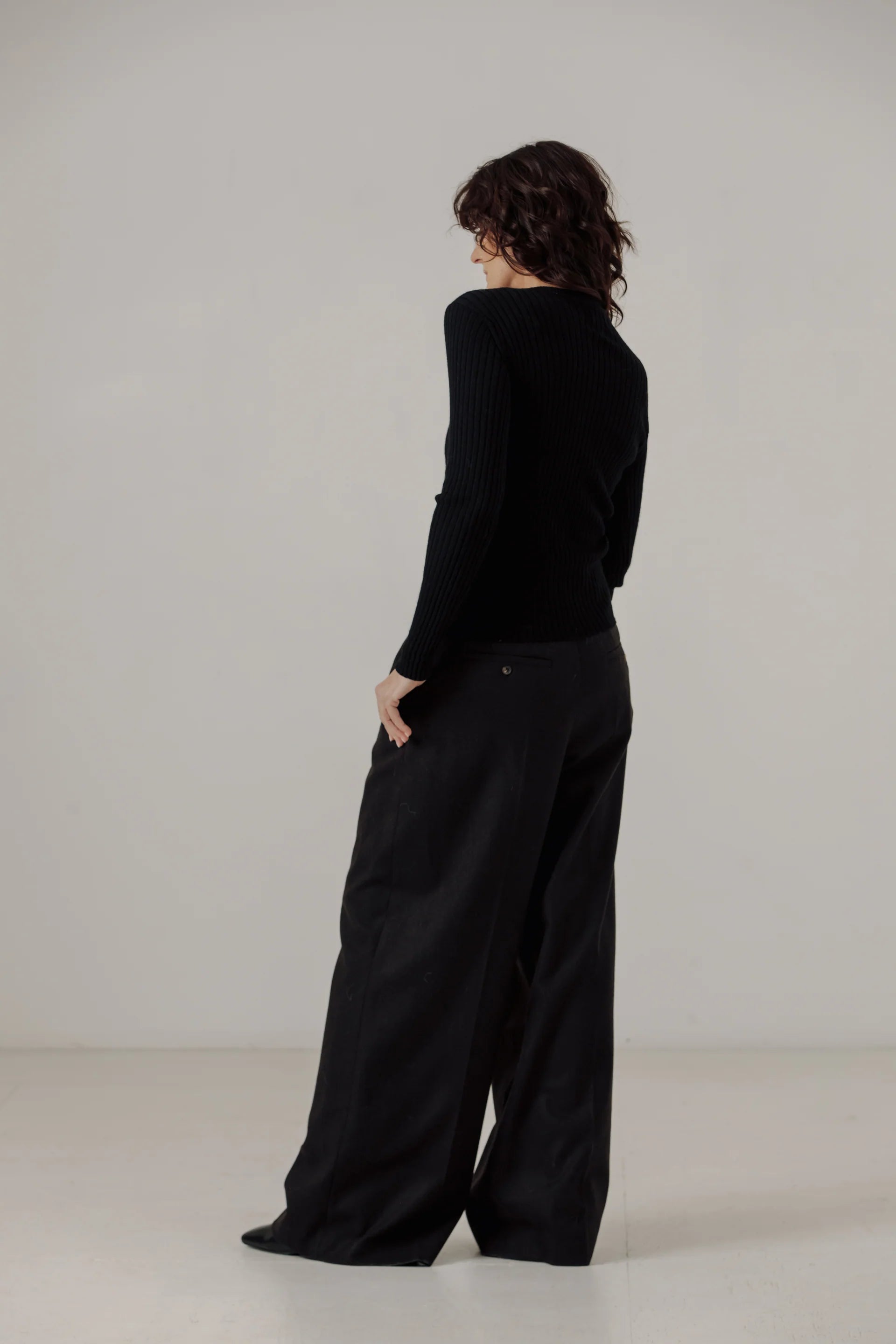 Bare Knitwear Fine Knit Rib Top / Black