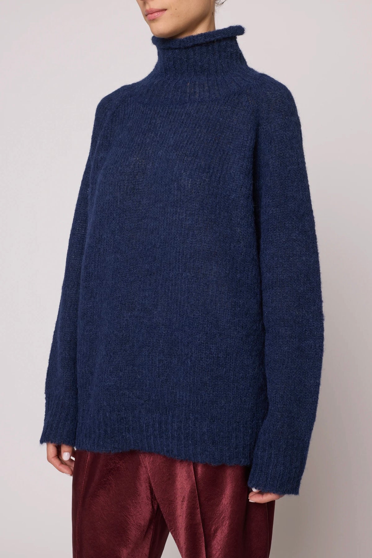 Vasilisa Airy Turtleneck Sweater / Navy