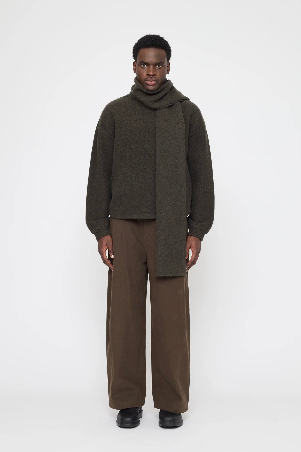7115 by Szeki Long Wool Scarf / Olive Brown