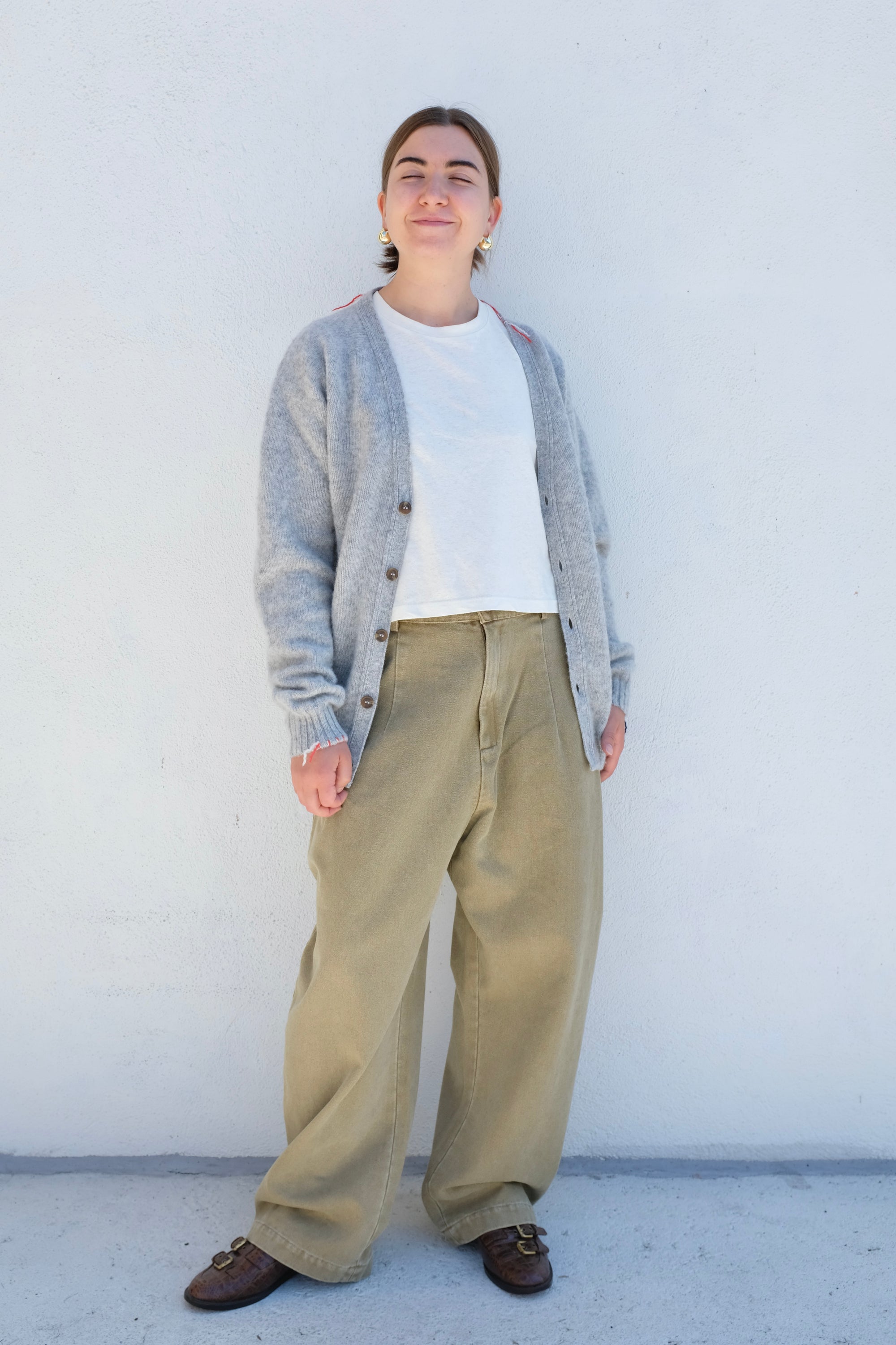 La Fetiche Beaton V Neck Cardigan / Light Grey