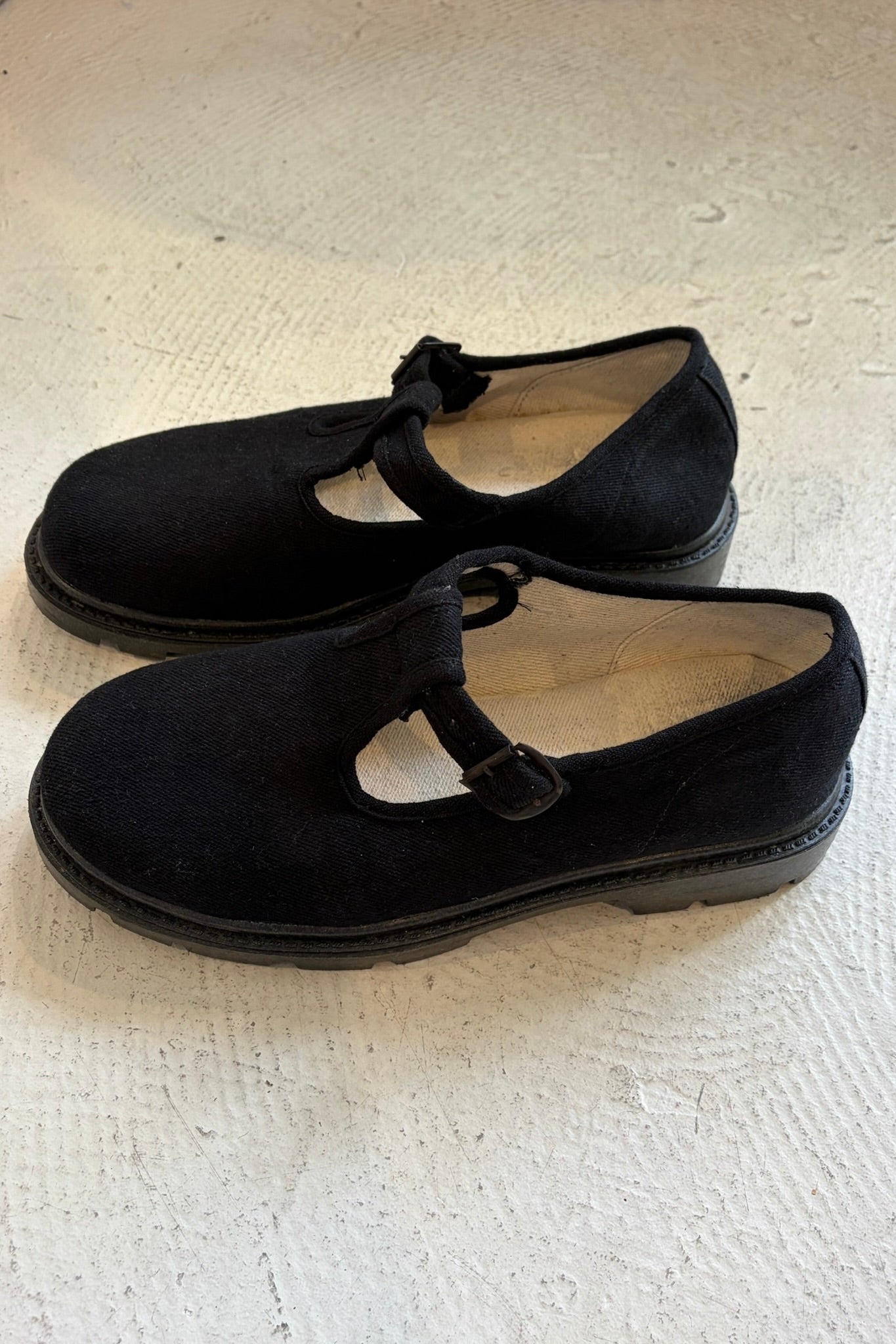Pre-Loved / Small Lot T- Strap Lug Sole Mary Janes / Black / Size 10