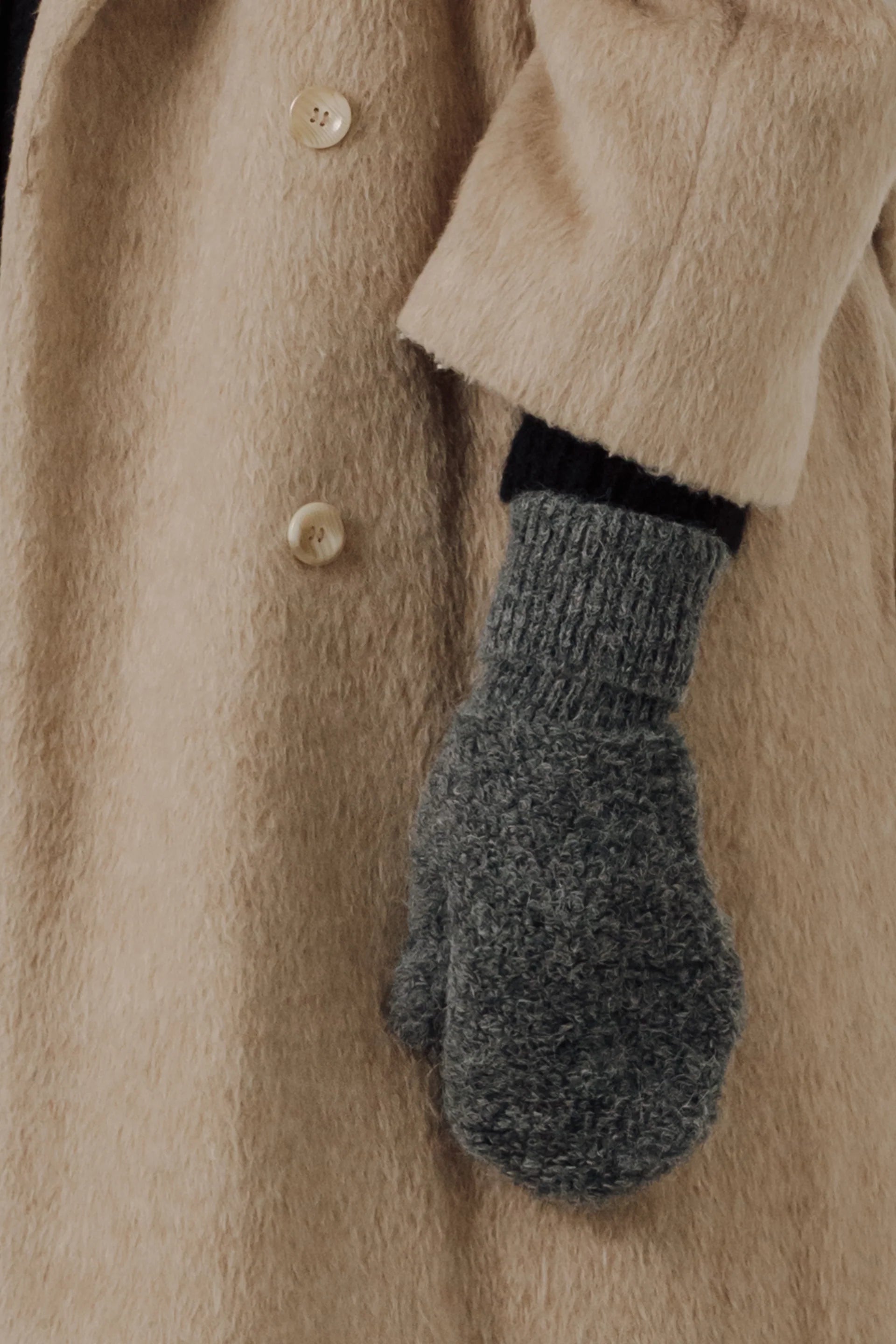 Bare Knitwear Alpaca Boucle Mittens / Stone