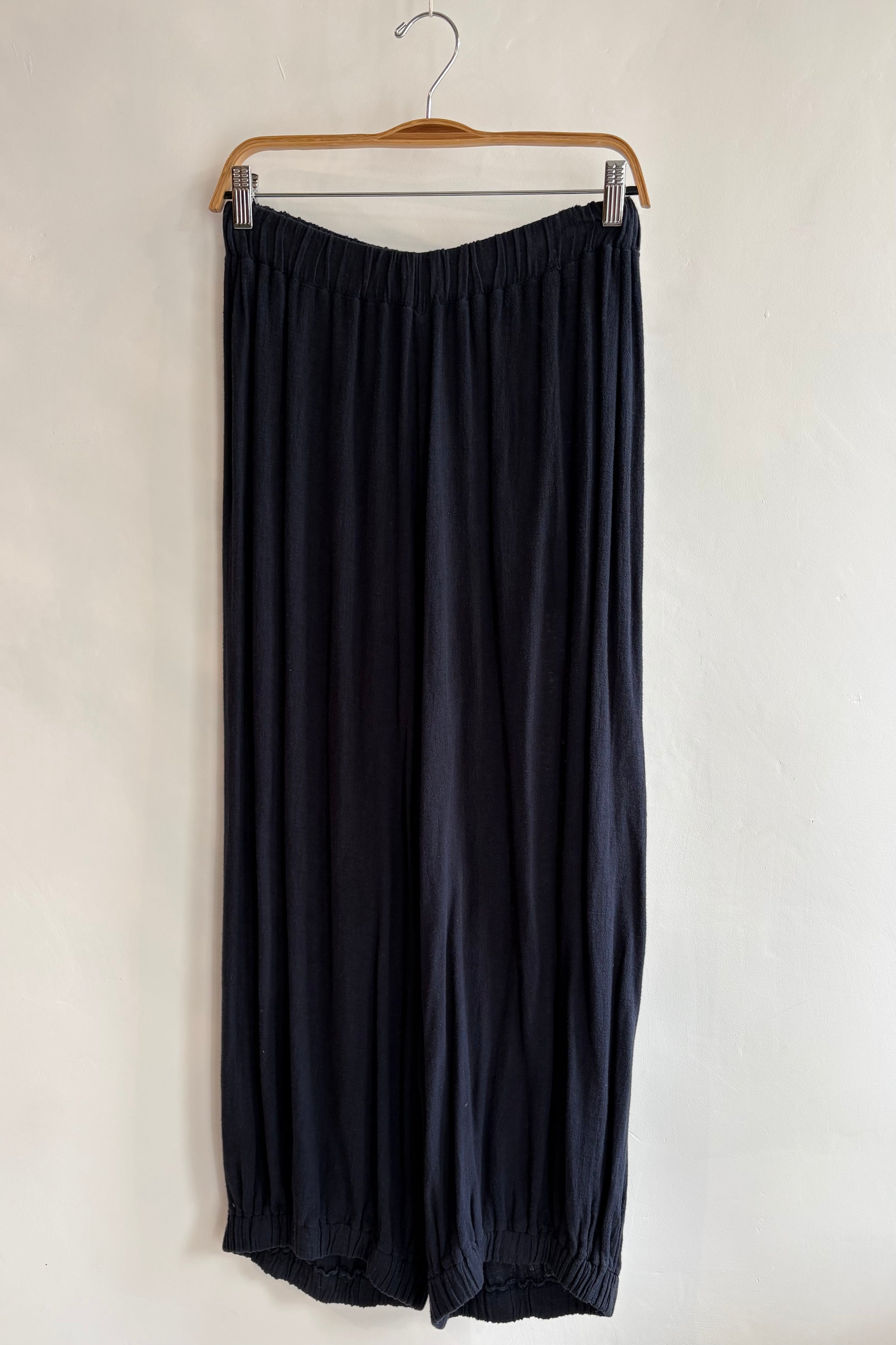 Pre-Loved / Black Crane Balloon Pant / Navy / Small
