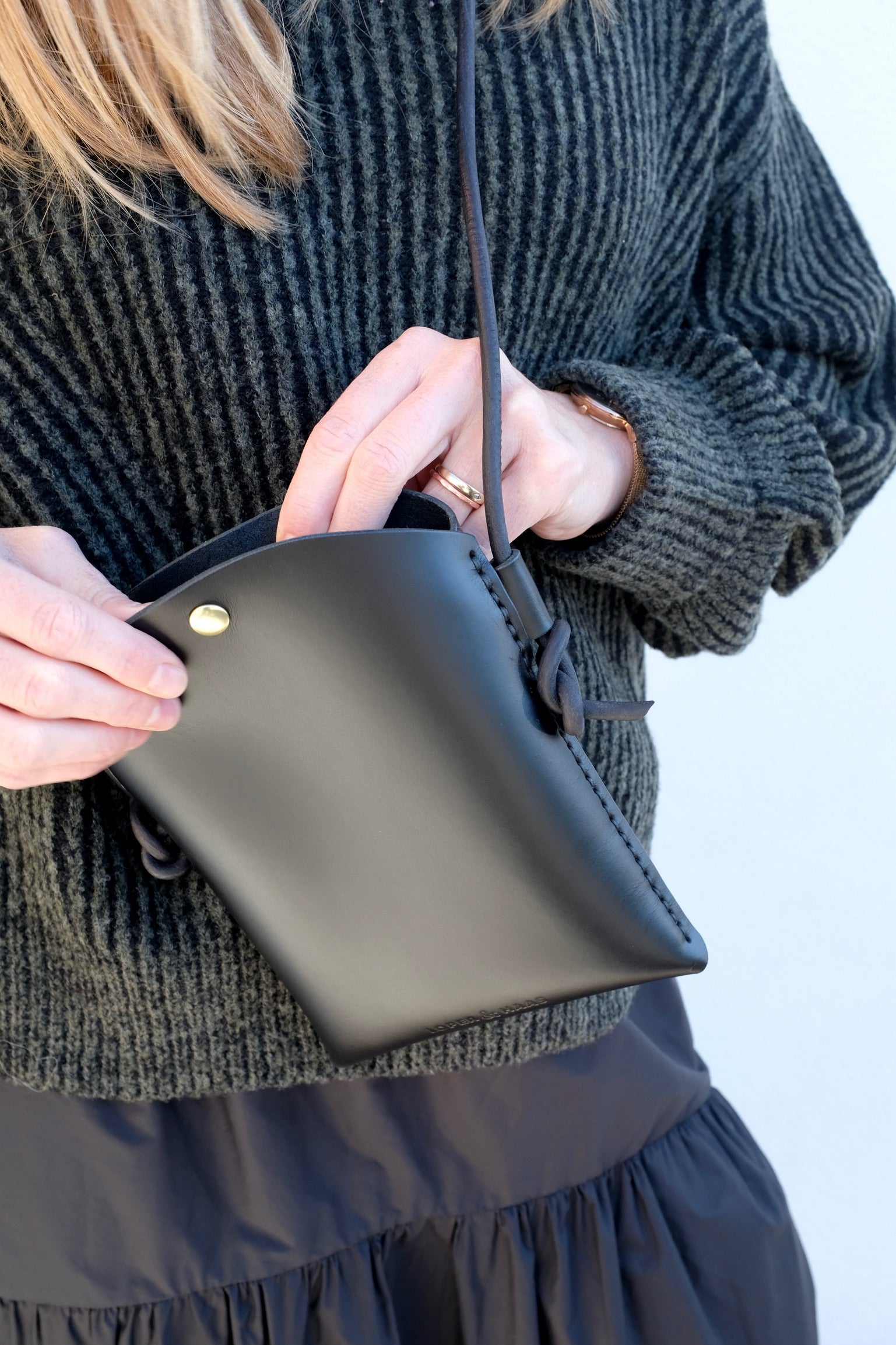 Loper & Haas Petite Arc Crossbody / Black