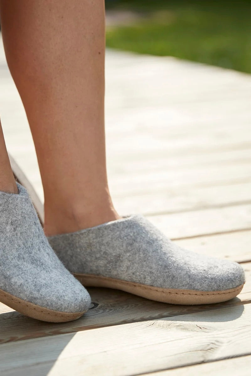 Slip-On Leather Sole / Grey