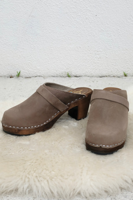 High Heel Classic Clogs / Taupe Oiled/Brown