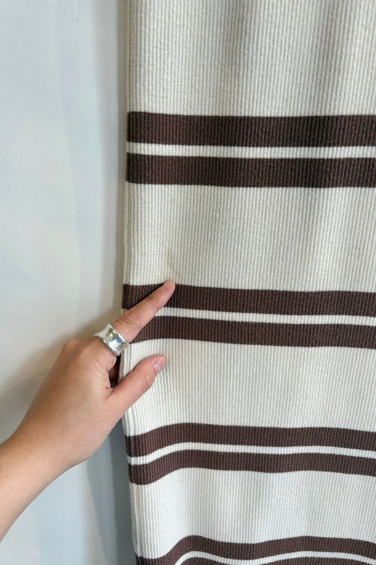 Pre-Loved / The Wholesome Store Brown &amp; Cream Knit Skirt / Size S