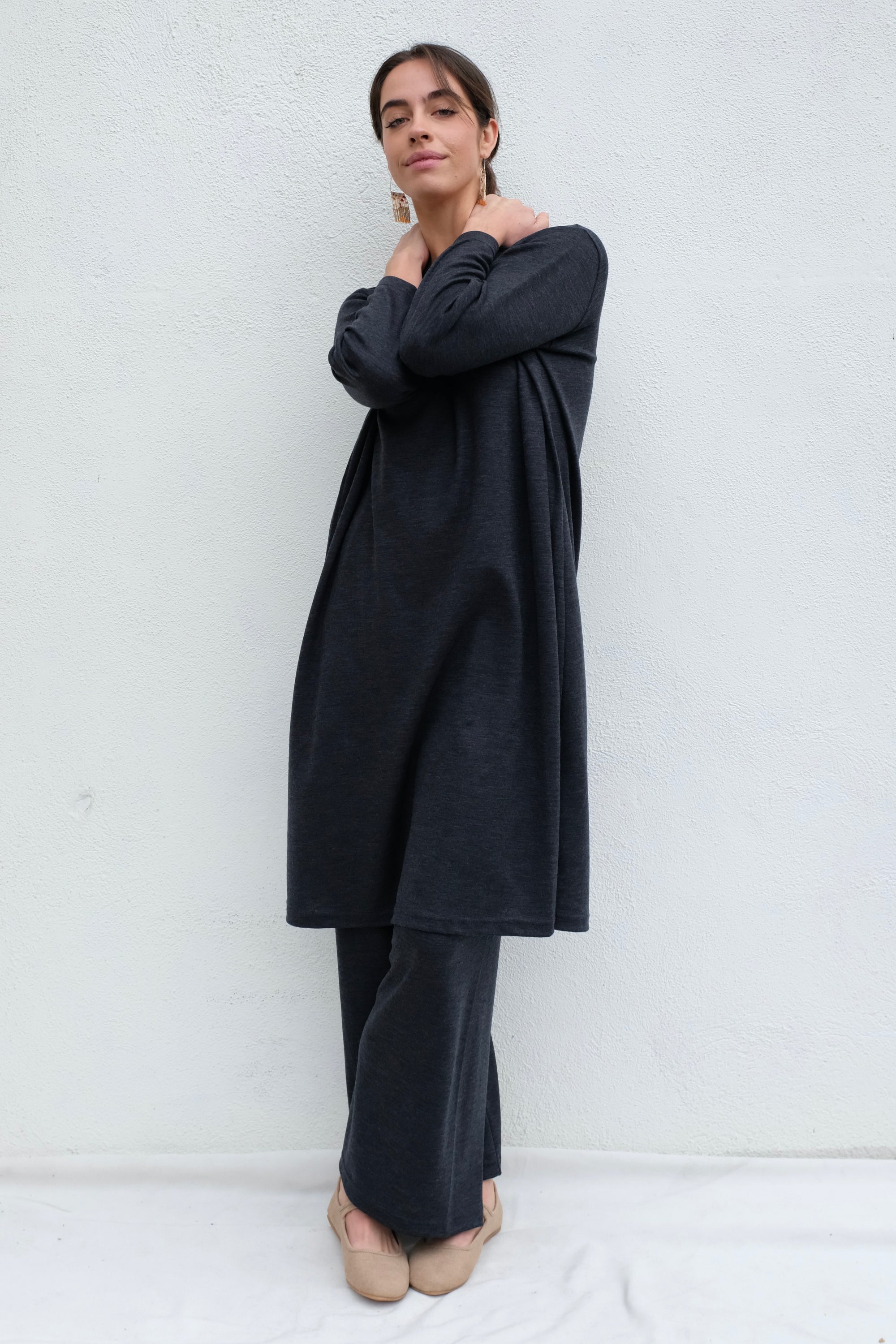 Black Crane Wool Basic Crew Dress / Dark Grey