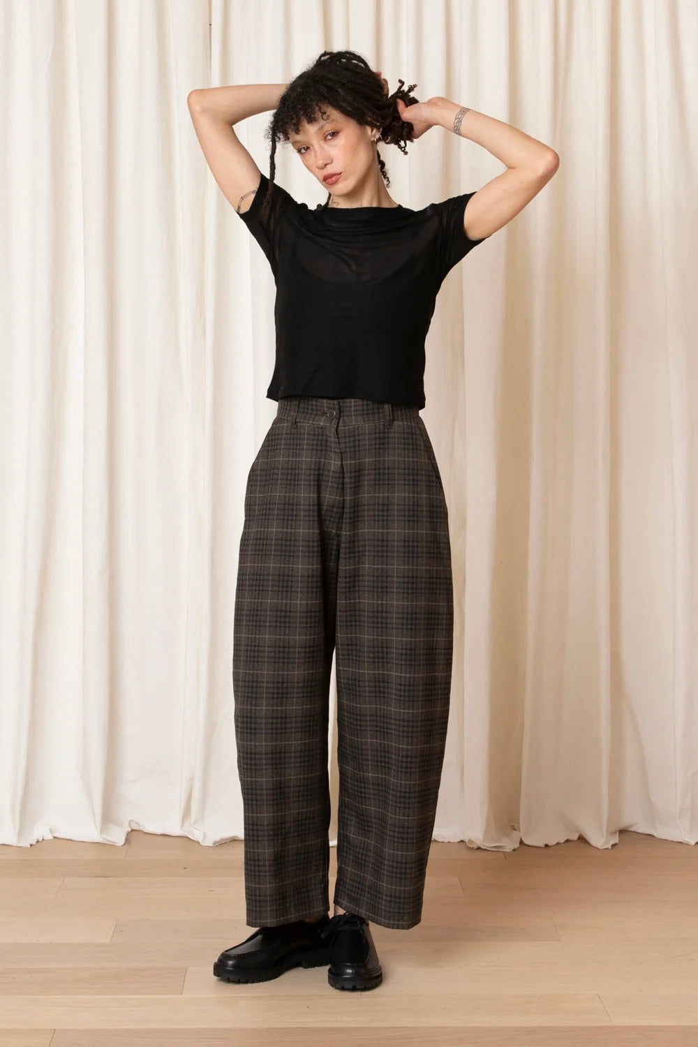 Barrel Pant / Black + Brown Plaid
