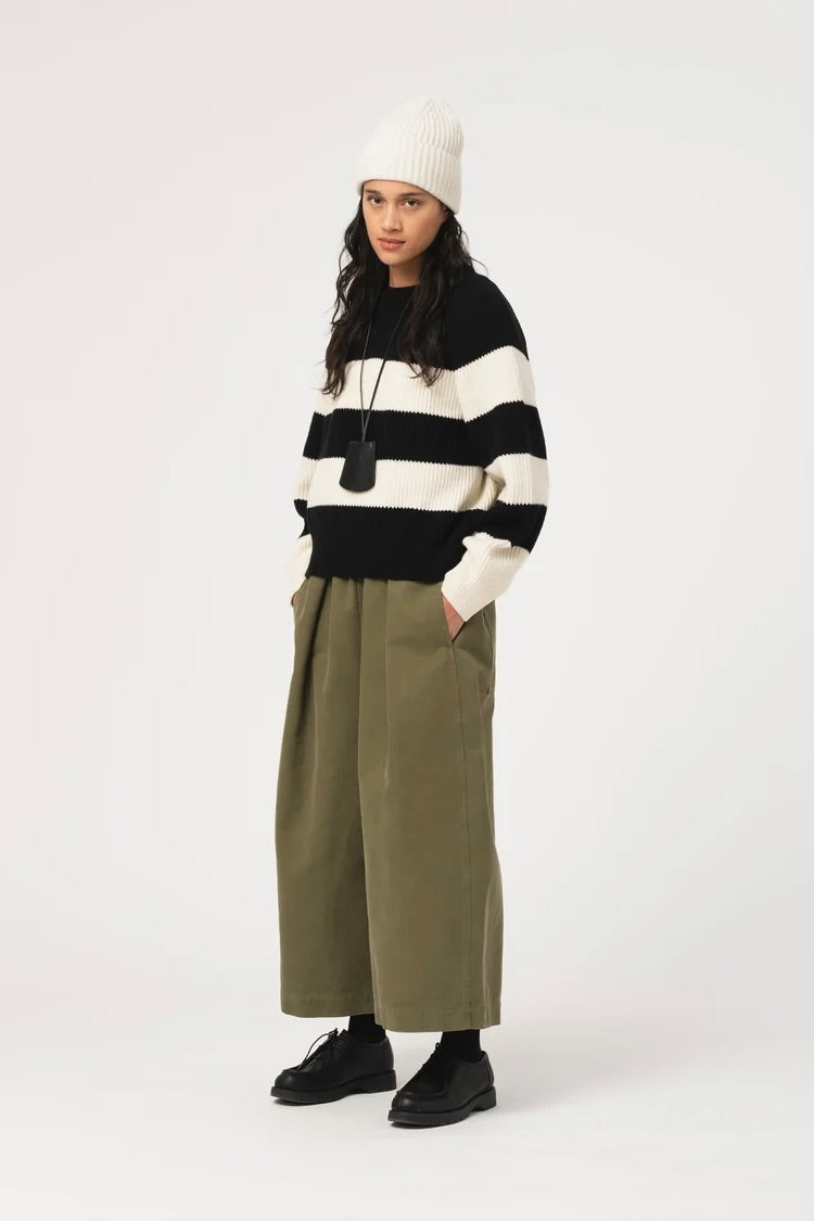 Girls of Dust Puddle Sweater / Off White + Black Stripe