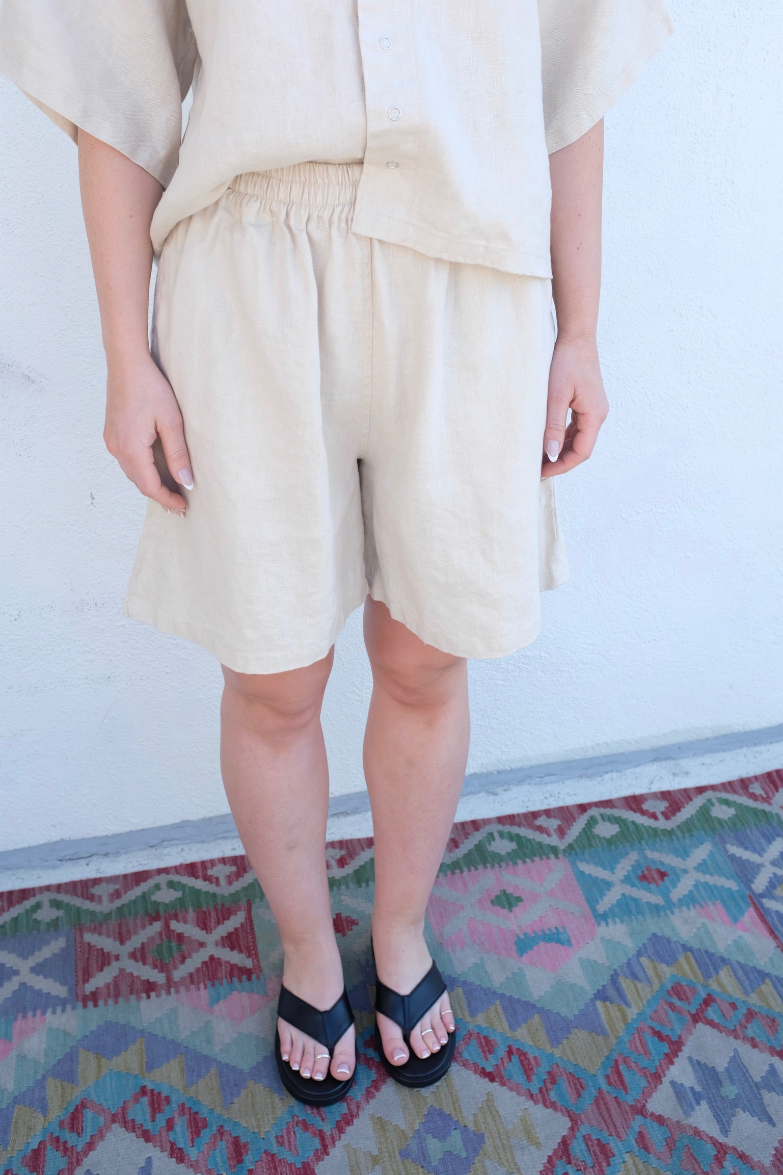 Moss Grey Clara Shorts / Chalk 6"