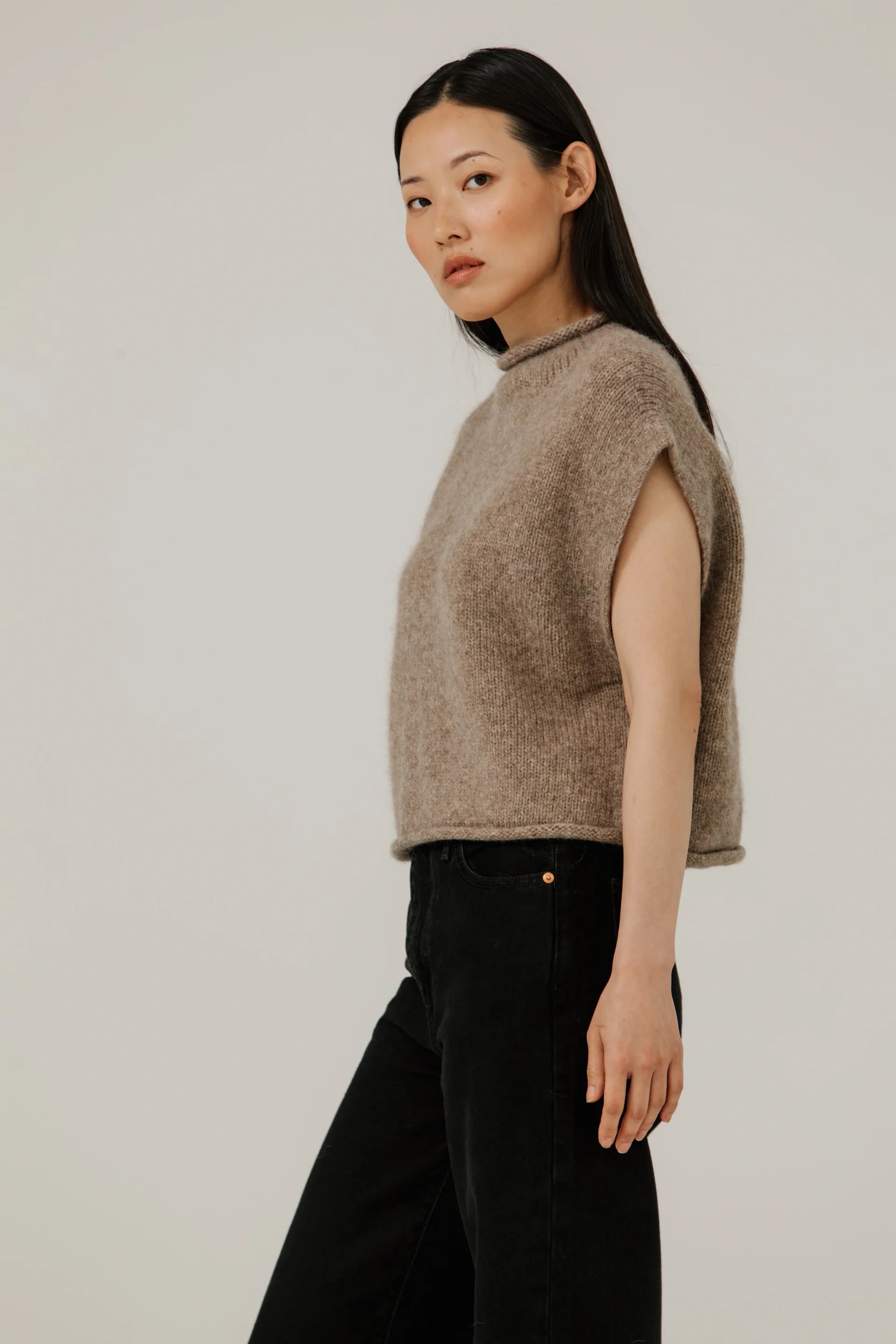 Bare Knitwear Alpaca Iris Vest / Dark Fawn