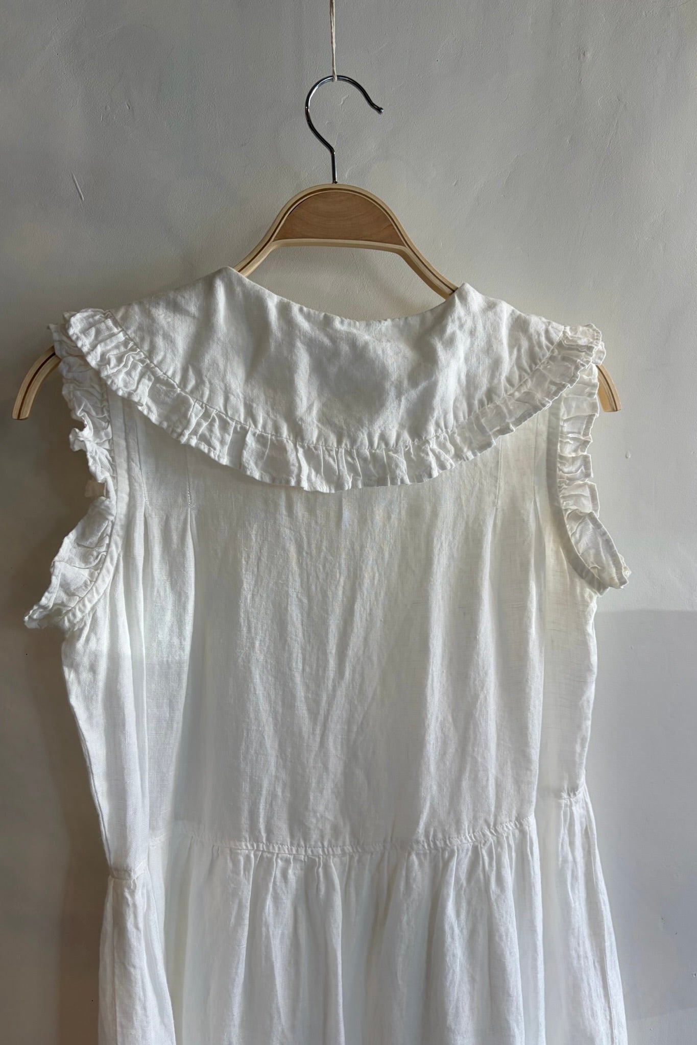 Pre-Loved / Gillian Stevens Peter Pan Collar Ruffle Dress / White / Size 1