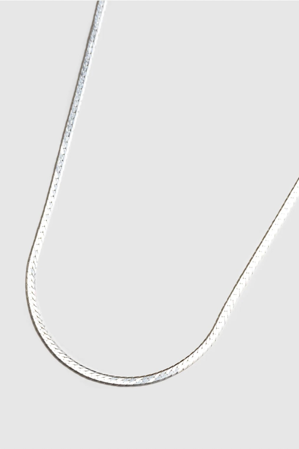 Wolf Circus Thin Herringbone Necklace / Silver