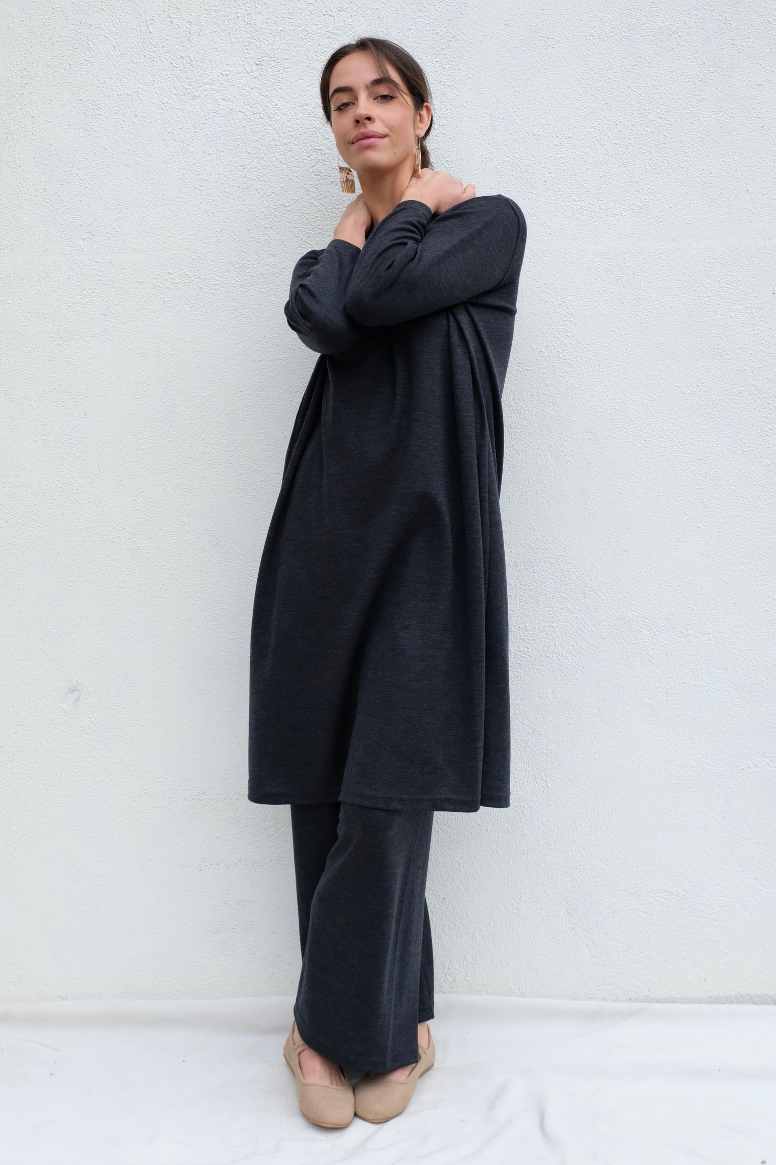 Black Crane Wool Straight Pants / Dark Grey