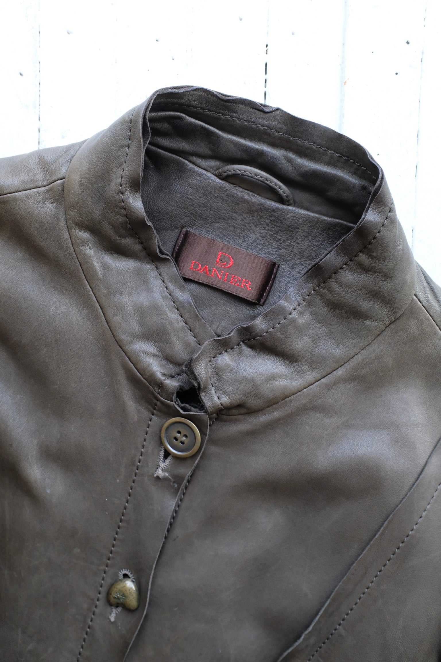 Pre-loved / Vintage Danier Leather Jacket / Size Large