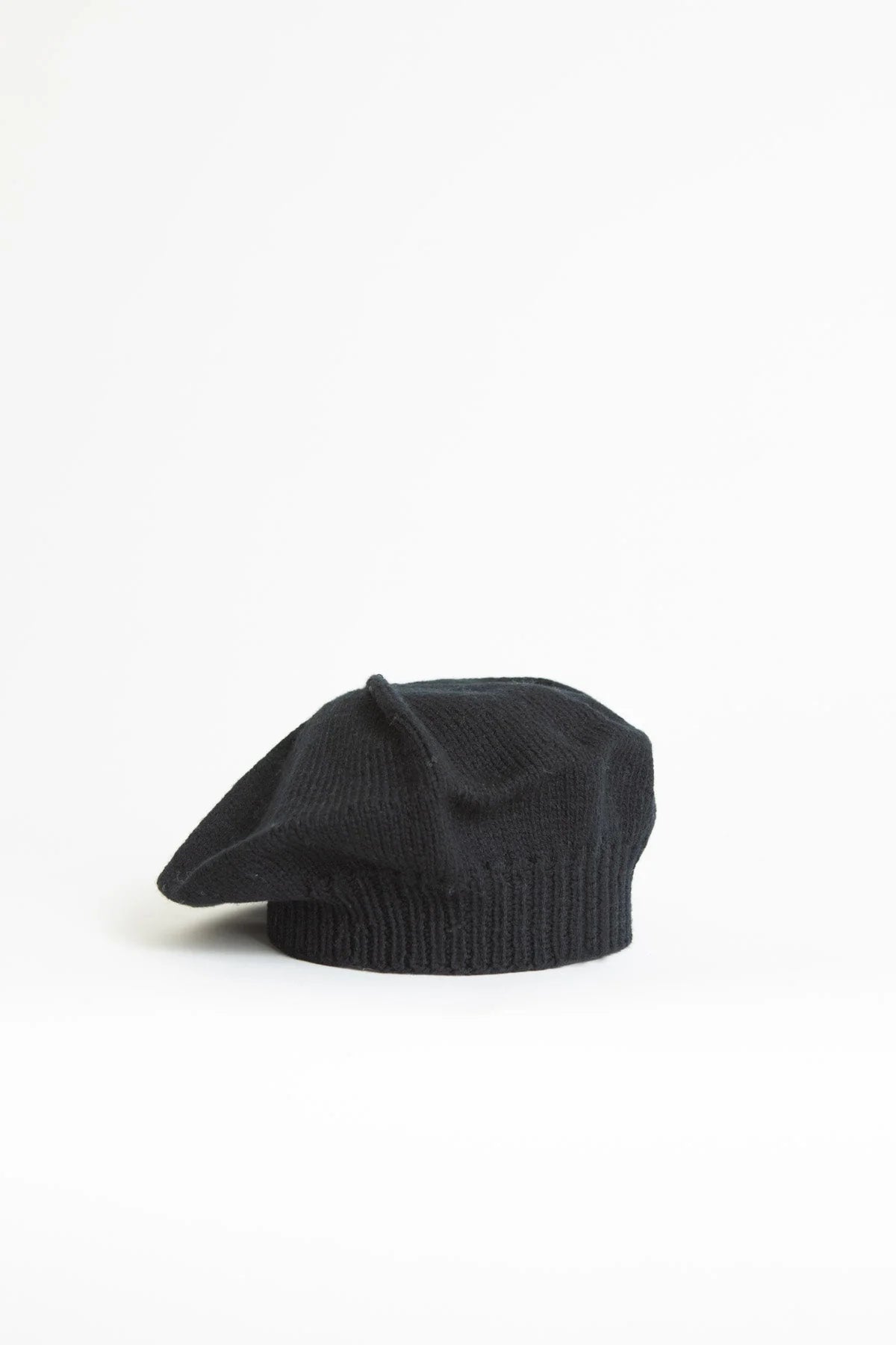 Dinadi Merino Handknit Beret / Black