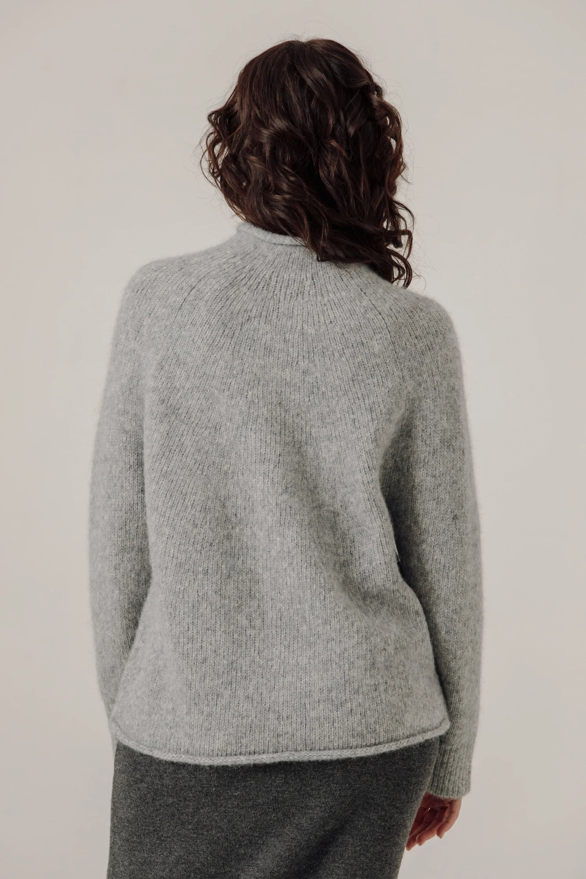 Bare Knitwear / Pop-Up / Handloom Rollneck Sweater / Chambray