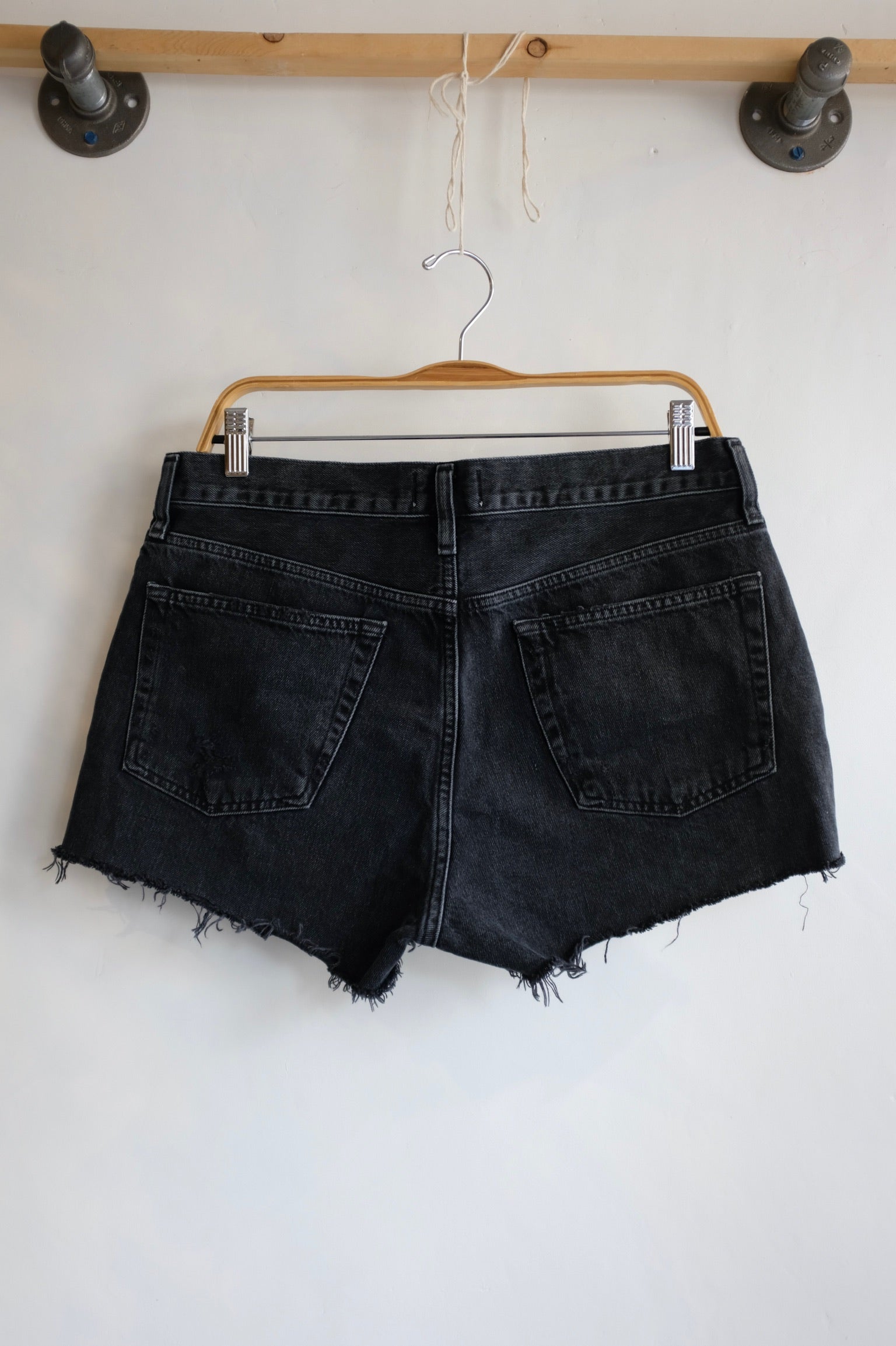 Pre-loved / Agolde Parker Short in Black / Size 29