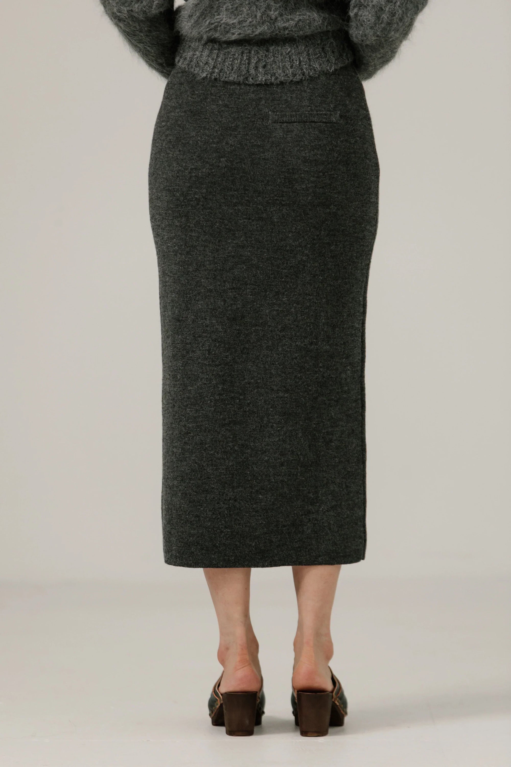 Bare Knitwear / Pop-Up / Alpaca Knit Midi Skirt / Stone