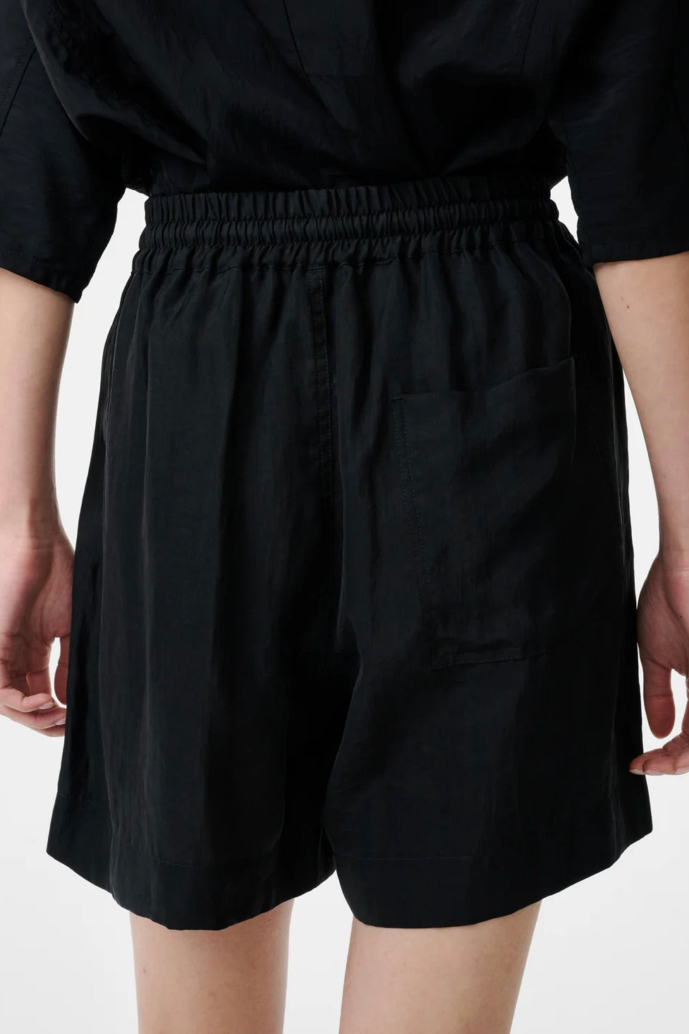 Studio Nicholson Karya Draw Cord Shorts / Black