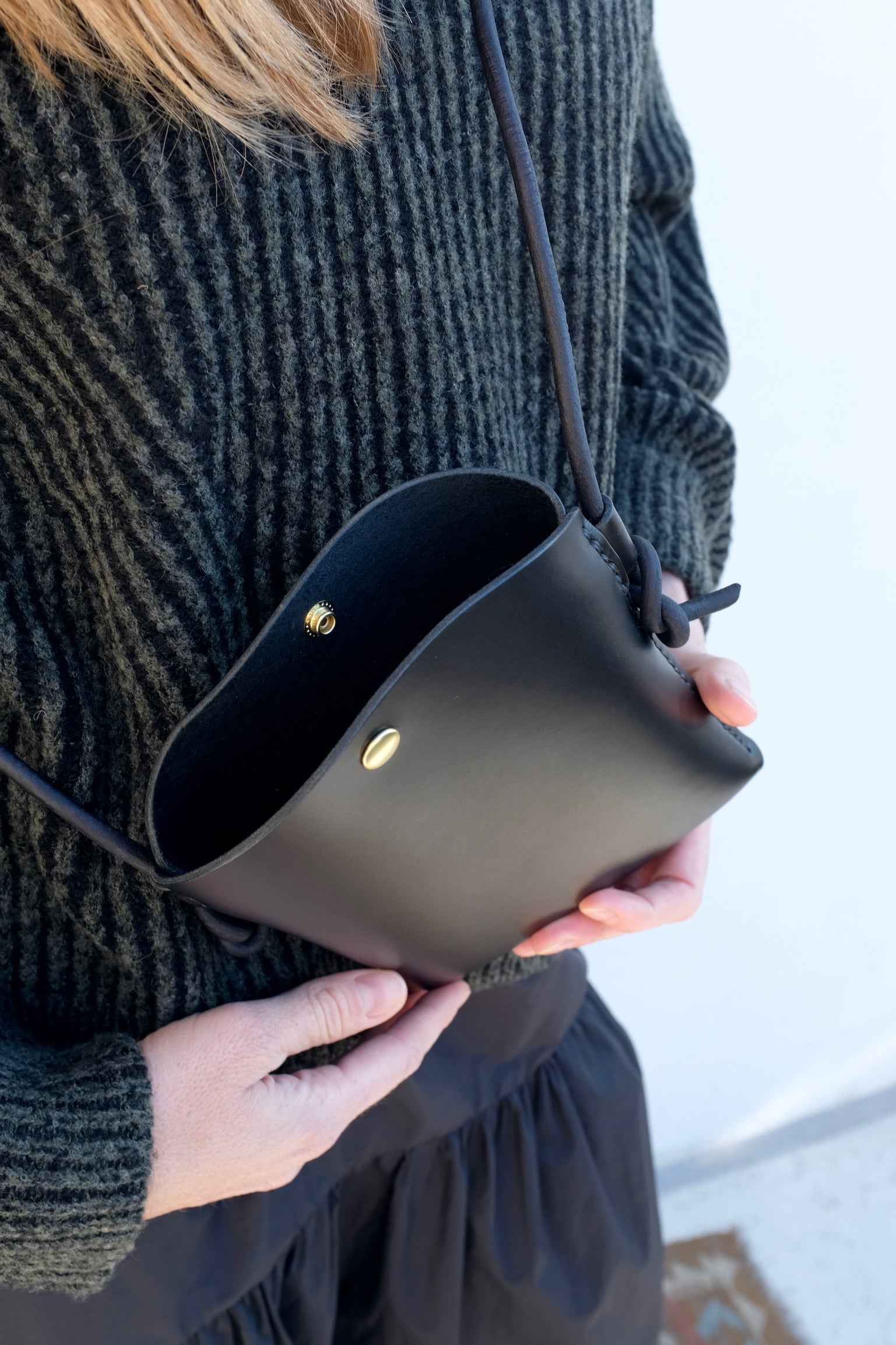 Loper & Haas Petite Arc Crossbody / Black