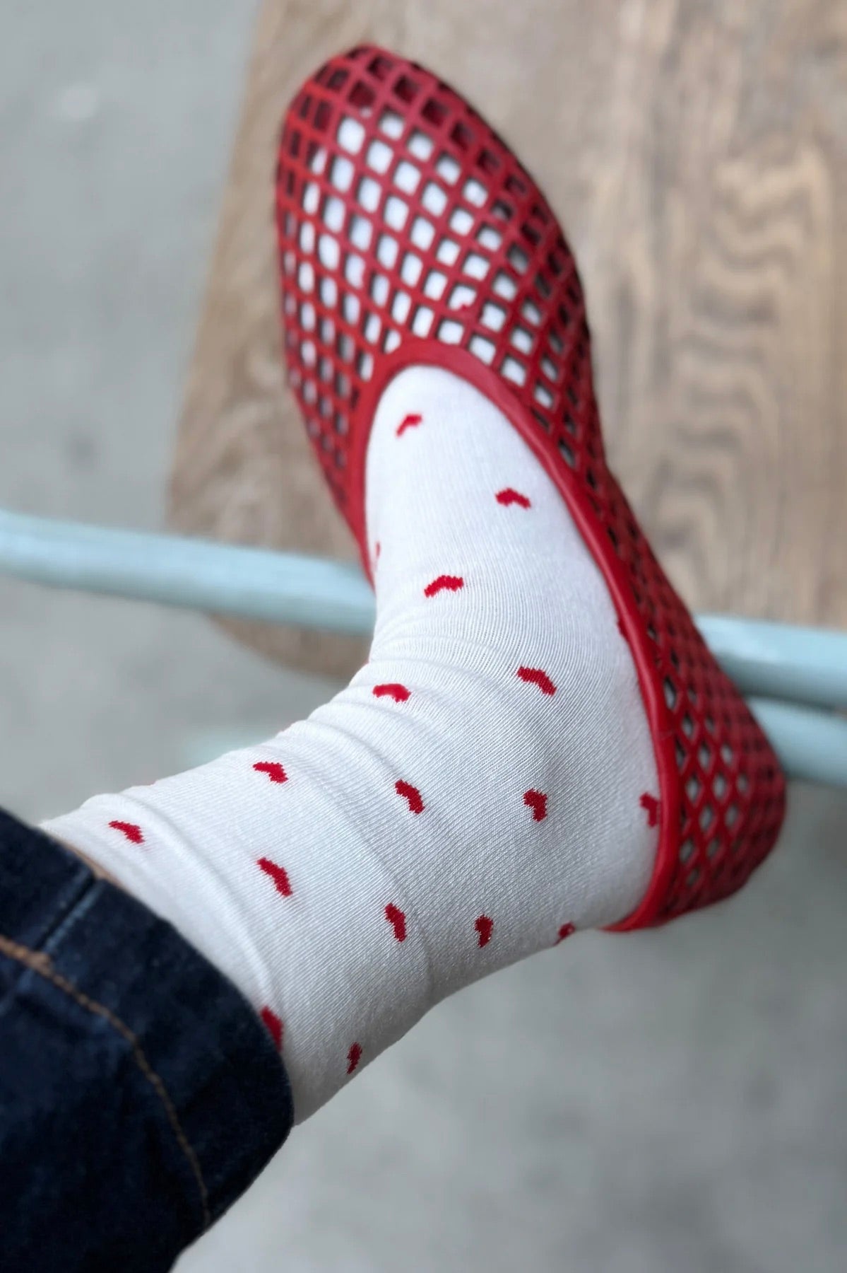 Le Bon Shoppe Sneaker Socks / White + Red Hearts
