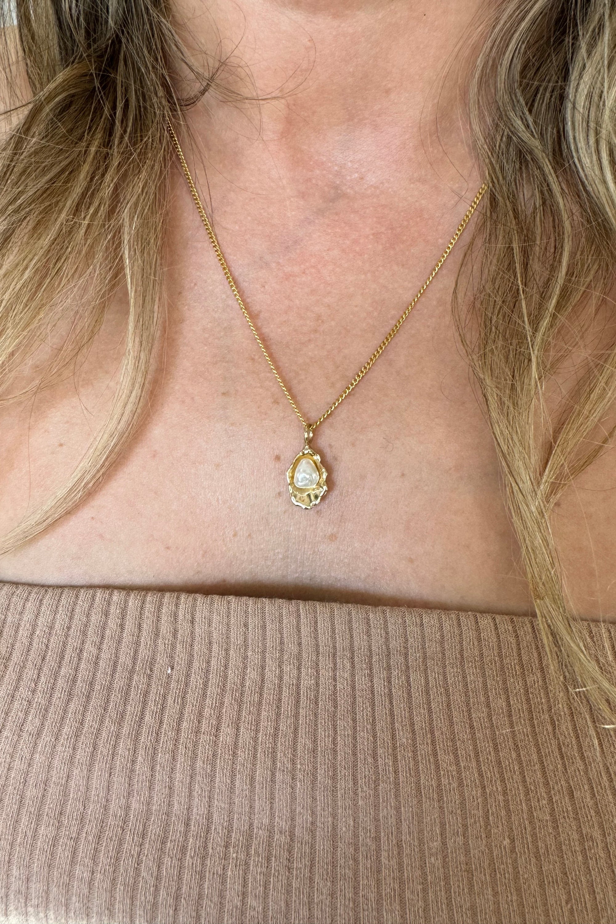 Rokosz Jewelry Oyster with Pearl / 10k Solid Yellow Gold