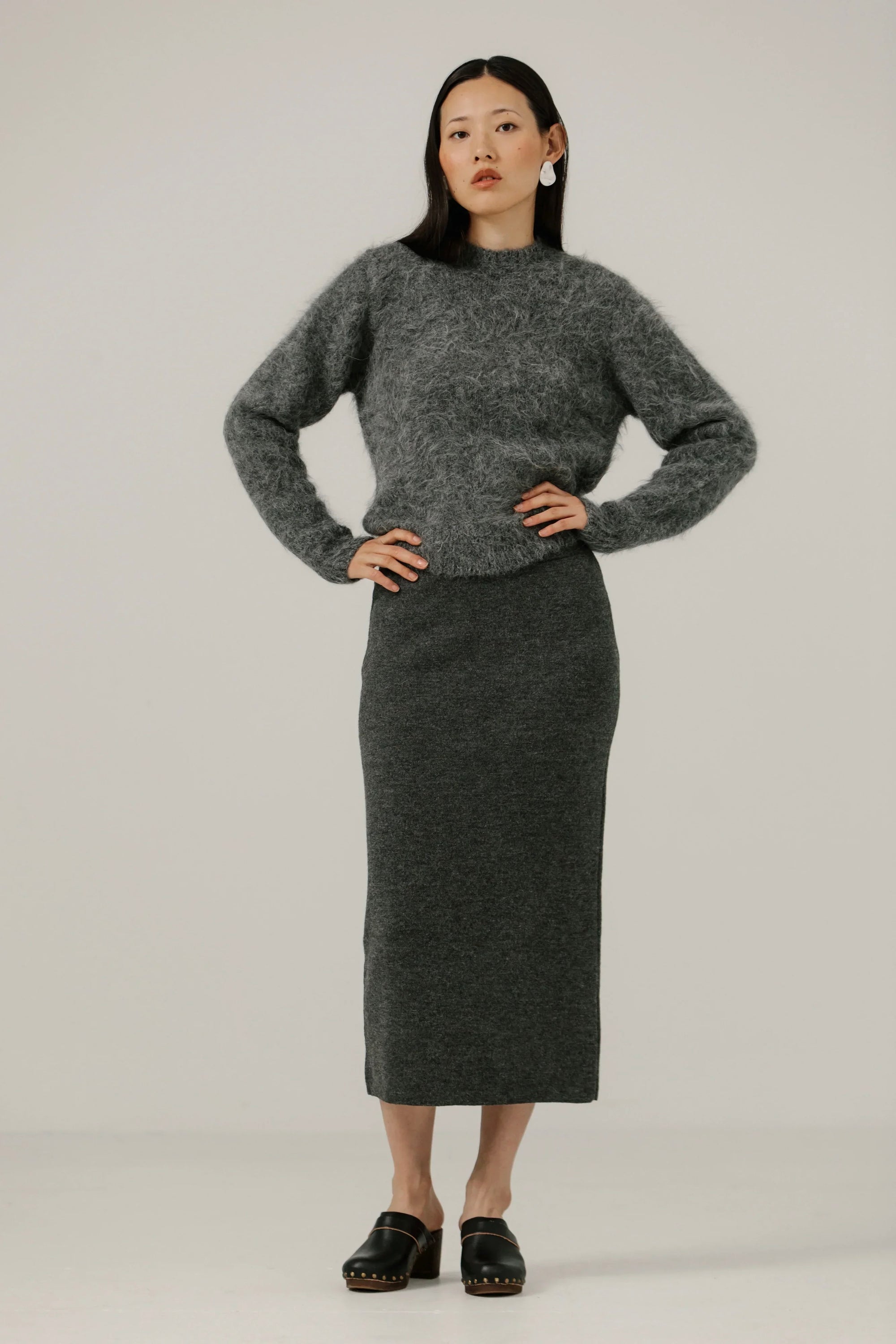 Bare Knitwear / Pop-Up / Alpaca Knit Midi Skirt / Stone
